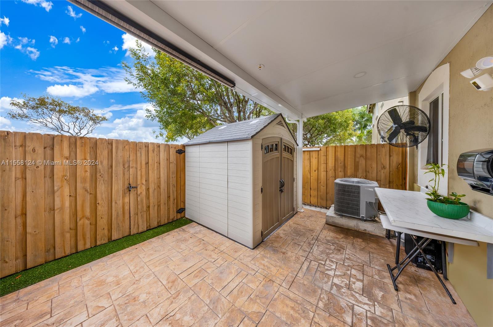 2469 SE 10th St 1, Homestead, Florida 33035, 4 Bedrooms Bedrooms, ,3 BathroomsBathrooms,Residential,For Sale,2469 SE 10th St 1,A11558124