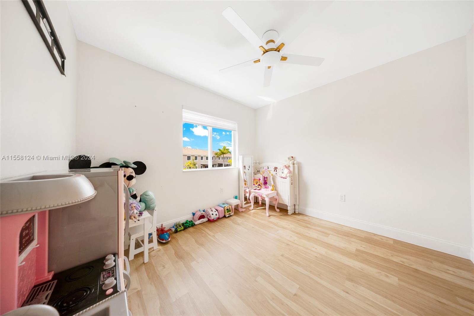 2469 SE 10th St 1, Homestead, Florida 33035, 4 Bedrooms Bedrooms, ,3 BathroomsBathrooms,Residential,For Sale,2469 SE 10th St 1,A11558124