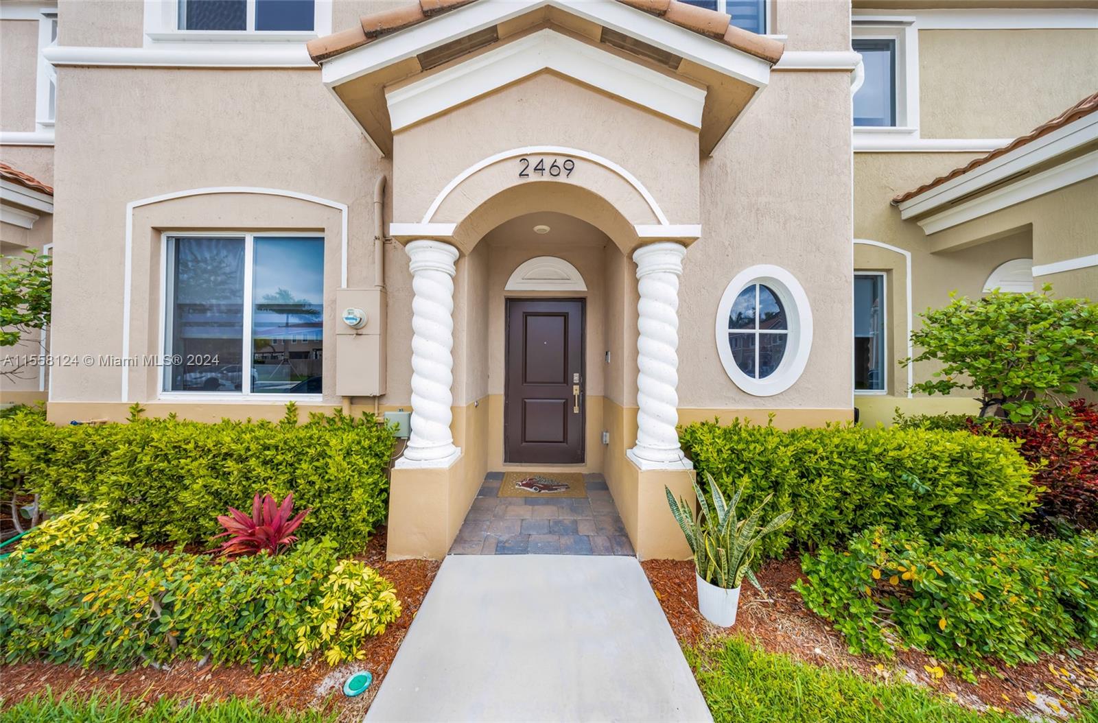 2469 SE 10th St 1, Homestead, Florida 33035, 4 Bedrooms Bedrooms, ,3 BathroomsBathrooms,Residential,For Sale,2469 SE 10th St 1,A11558124