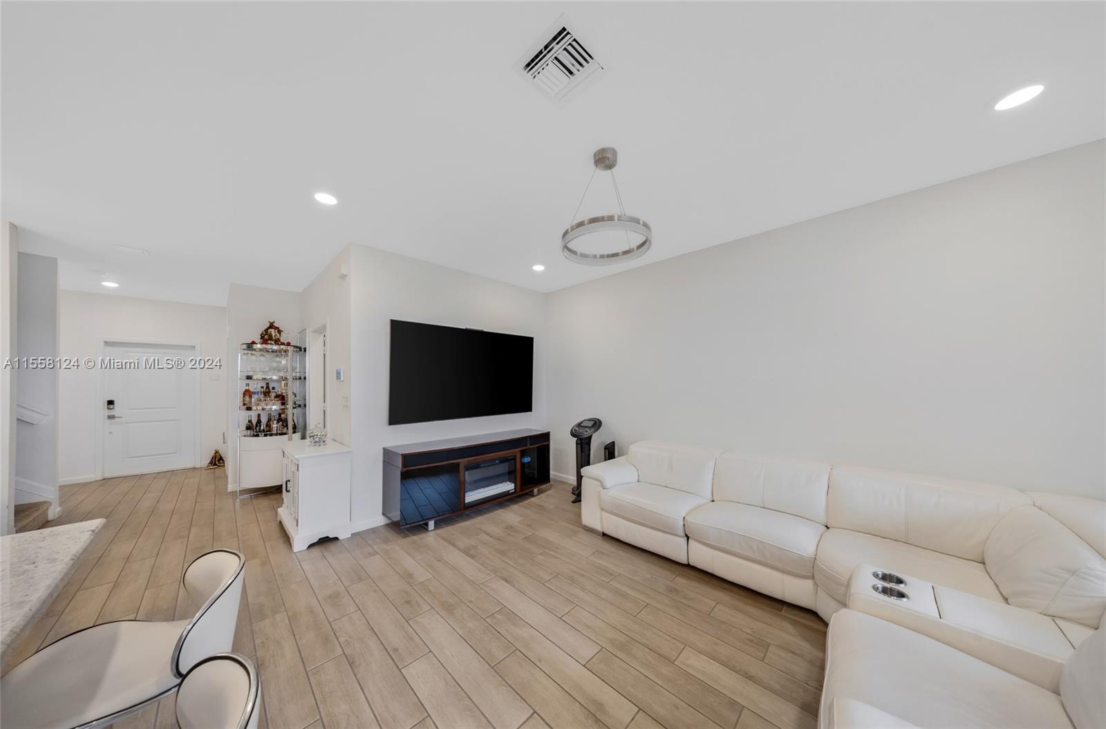 2469 SE 10th St 1, Homestead, Florida 33035, 4 Bedrooms Bedrooms, ,3 BathroomsBathrooms,Residential,For Sale,2469 SE 10th St 1,A11558124