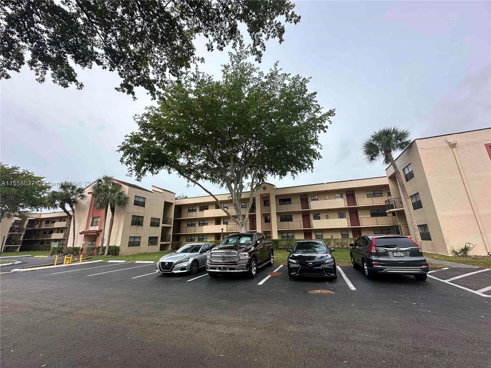 3252 Foxcroft Rd 211, Miramar, Florida 33025, 2 Bedrooms Bedrooms, ,2 BathroomsBathrooms,Residential,For Sale,3252 Foxcroft Rd 211,A11558037