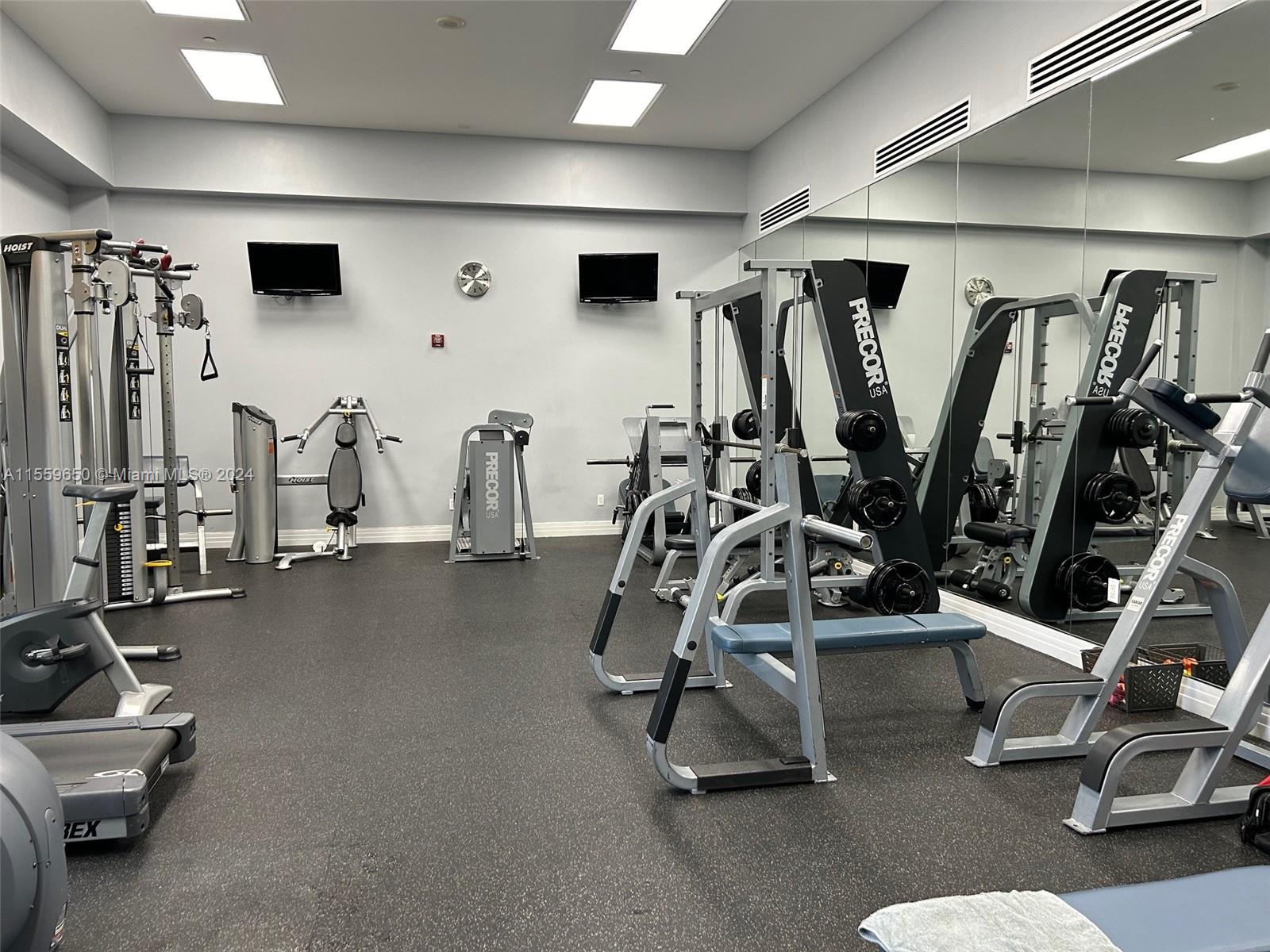 6917 Collins Ave 807, Miami Beach, Florida 33141, 1 Bedroom Bedrooms, ,1 BathroomBathrooms,Residentiallease,For Rent,6917 Collins Ave 807,A11559650