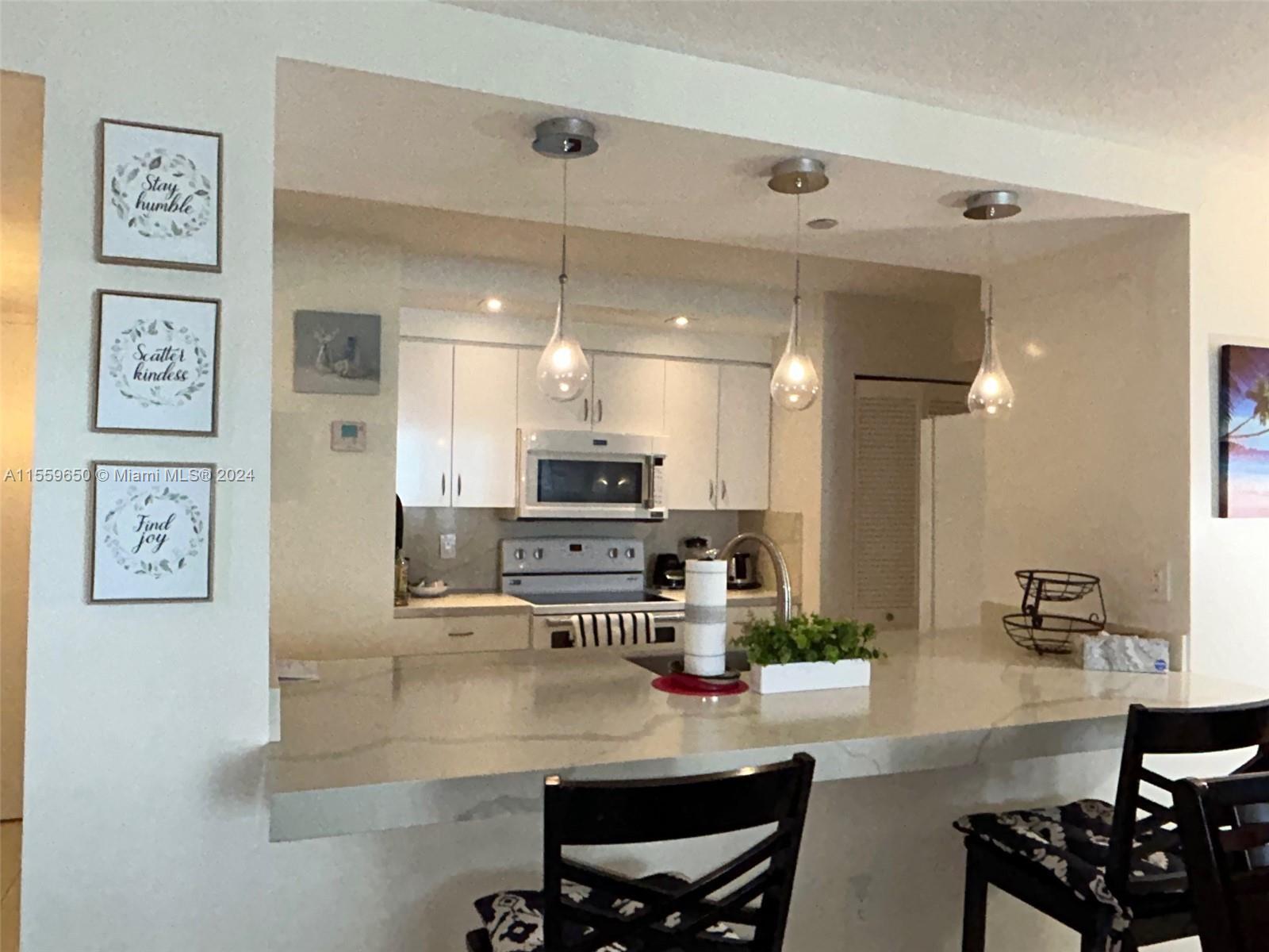 6917 Collins Ave 807, Miami Beach, Florida 33141, 1 Bedroom Bedrooms, ,1 BathroomBathrooms,Residentiallease,For Rent,6917 Collins Ave 807,A11559650