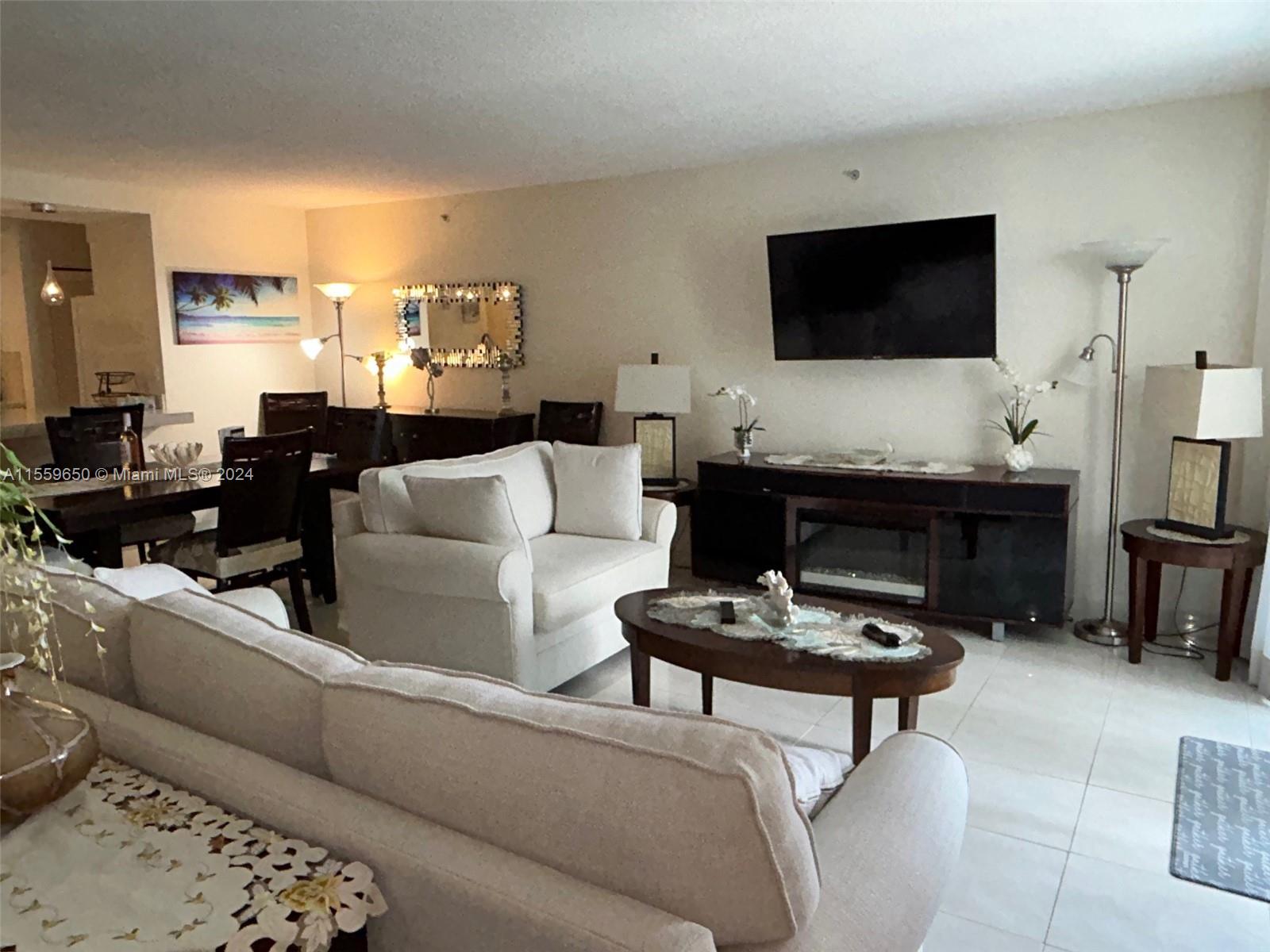 6917 Collins Ave 807, Miami Beach, Florida 33141, 1 Bedroom Bedrooms, ,1 BathroomBathrooms,Residentiallease,For Rent,6917 Collins Ave 807,A11559650