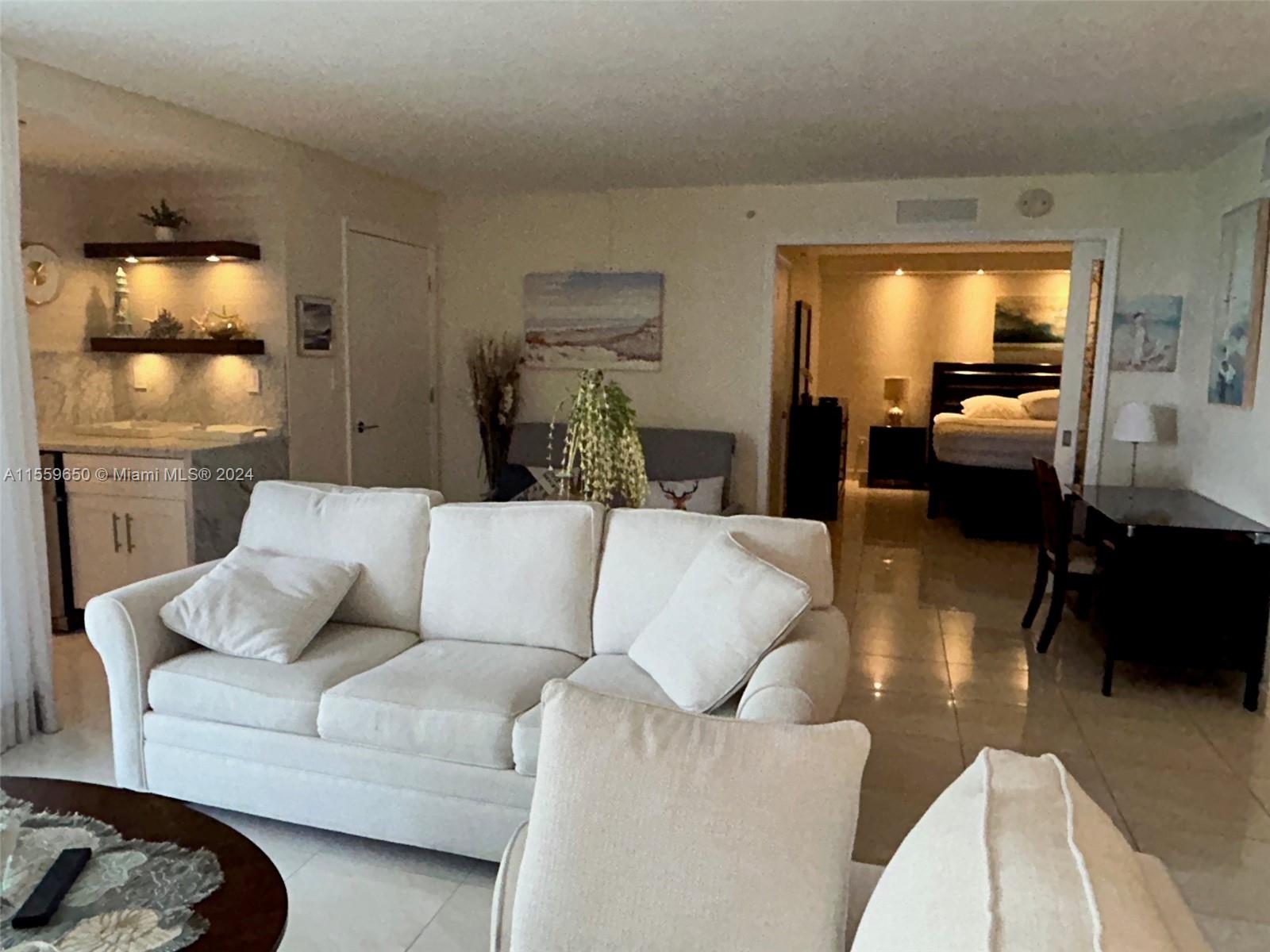 6917 Collins Ave 807, Miami Beach, Florida 33141, 1 Bedroom Bedrooms, ,1 BathroomBathrooms,Residentiallease,For Rent,6917 Collins Ave 807,A11559650