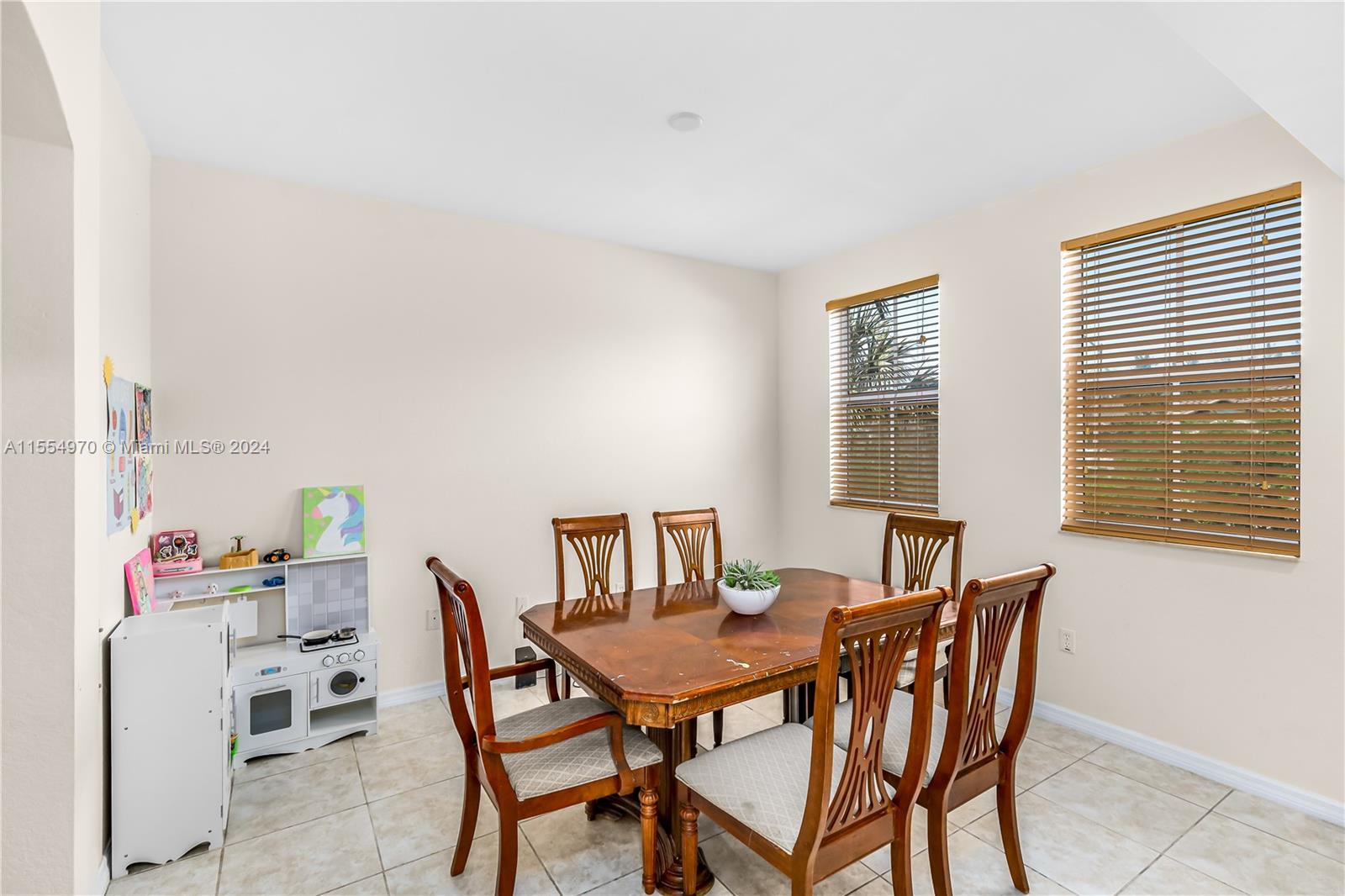 10885 NW 89th Terrace 214, Doral, Florida 33178, 3 Bedrooms Bedrooms, ,2 BathroomsBathrooms,Residential,For Sale,10885 NW 89th Terrace 214,A11554970