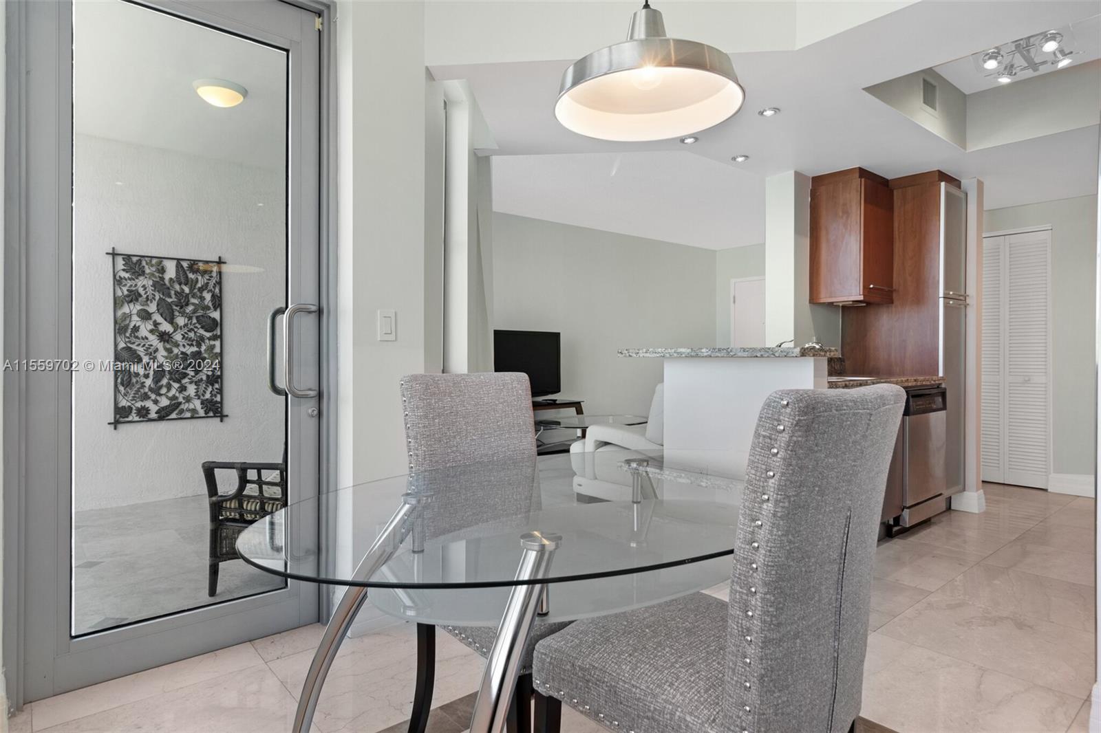 110 Washington Ave 1616, Miami Beach, Florida 33139, 1 Bedroom Bedrooms, ,1 BathroomBathrooms,Residentiallease,For Rent,110 Washington Ave 1616,A11559702