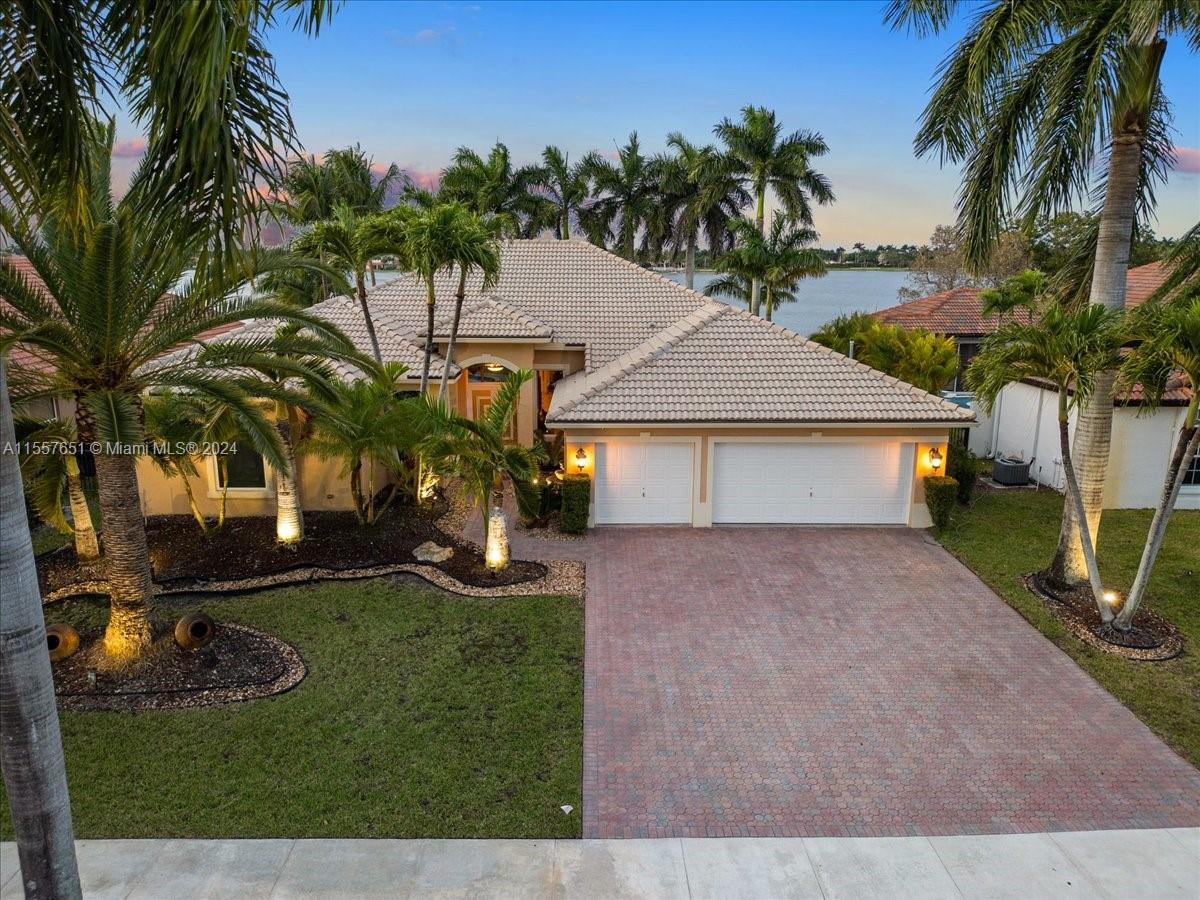 House for Sale in Miramar, FL