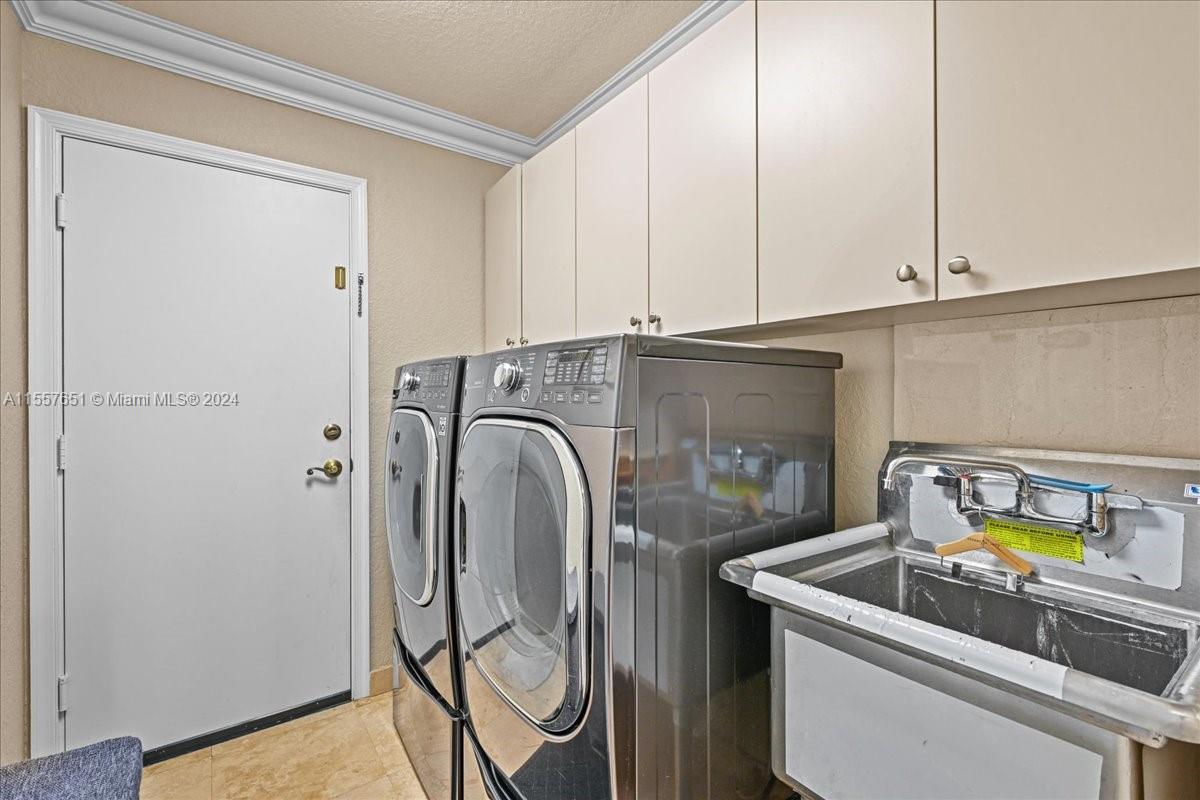 18611 SW 39th St, Miramar, Florida 33029, 5 Bedrooms Bedrooms, ,3 BathroomsBathrooms,Residential,For Sale,18611 SW 39th St,A11557651