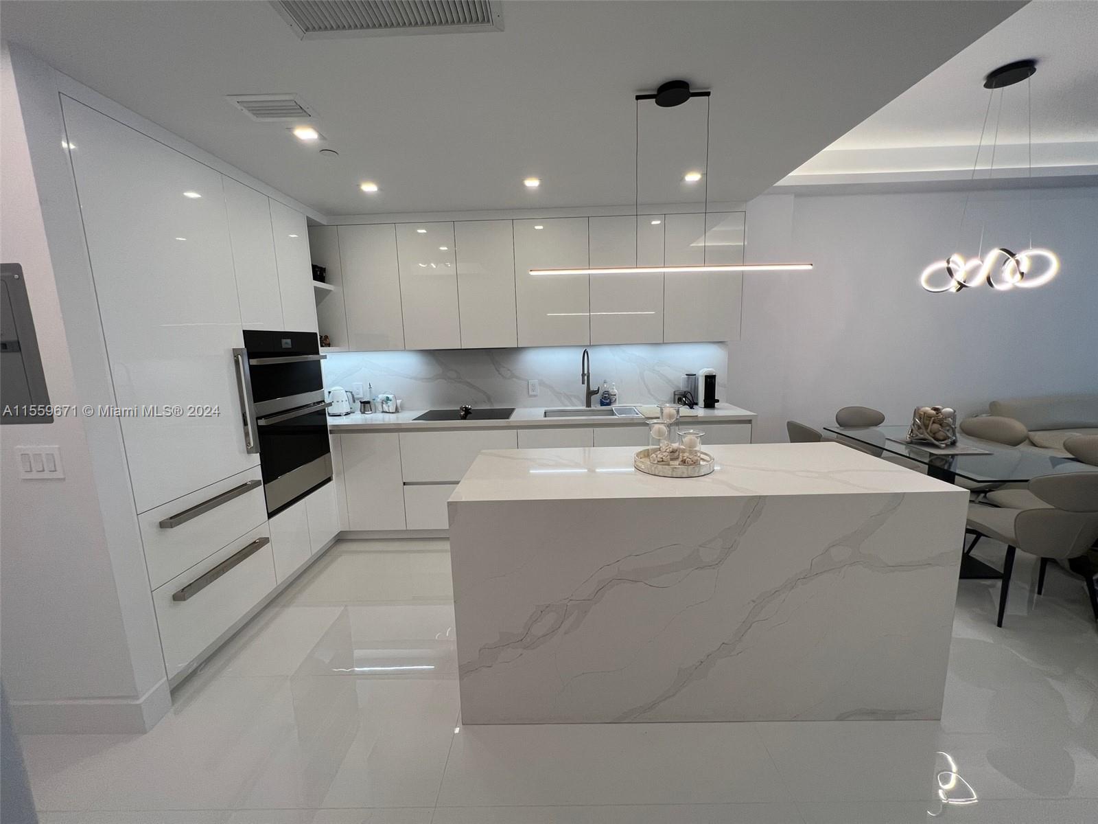 100 Lincoln Rd 1622, Miami Beach, Florida 33139, 2 Bedrooms Bedrooms, ,2 BathroomsBathrooms,Residentiallease,For Rent,100 Lincoln Rd 1622,A11559671