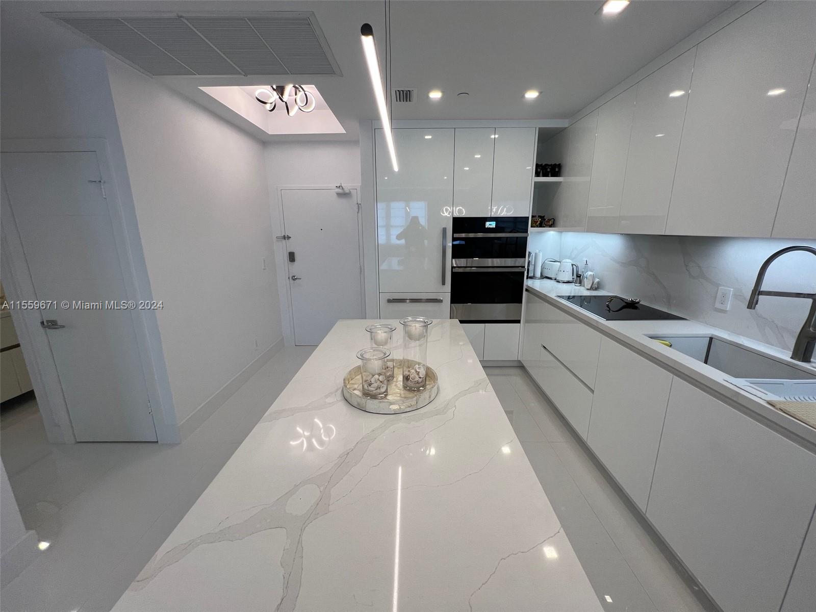 100 Lincoln Rd 1622, Miami Beach, Florida 33139, 2 Bedrooms Bedrooms, ,2 BathroomsBathrooms,Residentiallease,For Rent,100 Lincoln Rd 1622,A11559671