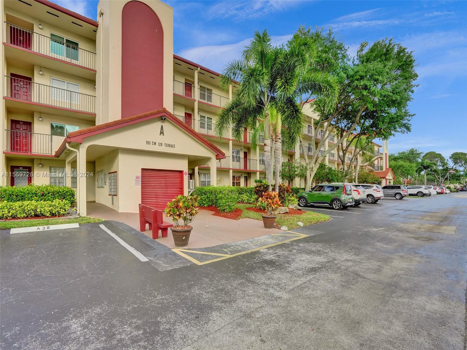 901 SW 128th Ter 307A, Pembroke Pines, Florida 33027, 1 Bedroom Bedrooms, ,1 BathroomBathrooms,Residential,For Sale,901 SW 128th Ter 307A,A11559728