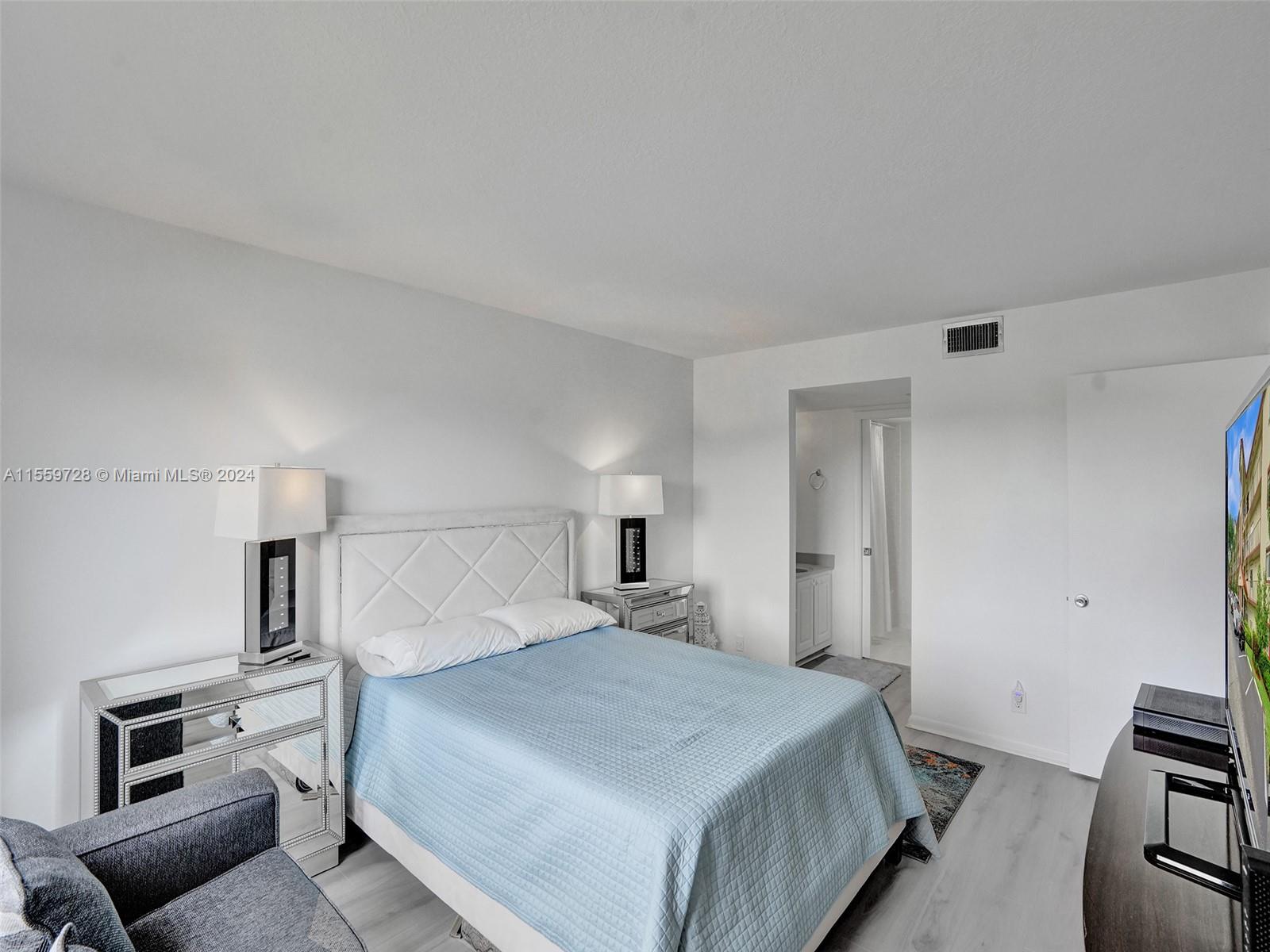 901 SW 128th Ter 307A, Pembroke Pines, Florida 33027, 1 Bedroom Bedrooms, ,1 BathroomBathrooms,Residential,For Sale,901 SW 128th Ter 307A,A11559728