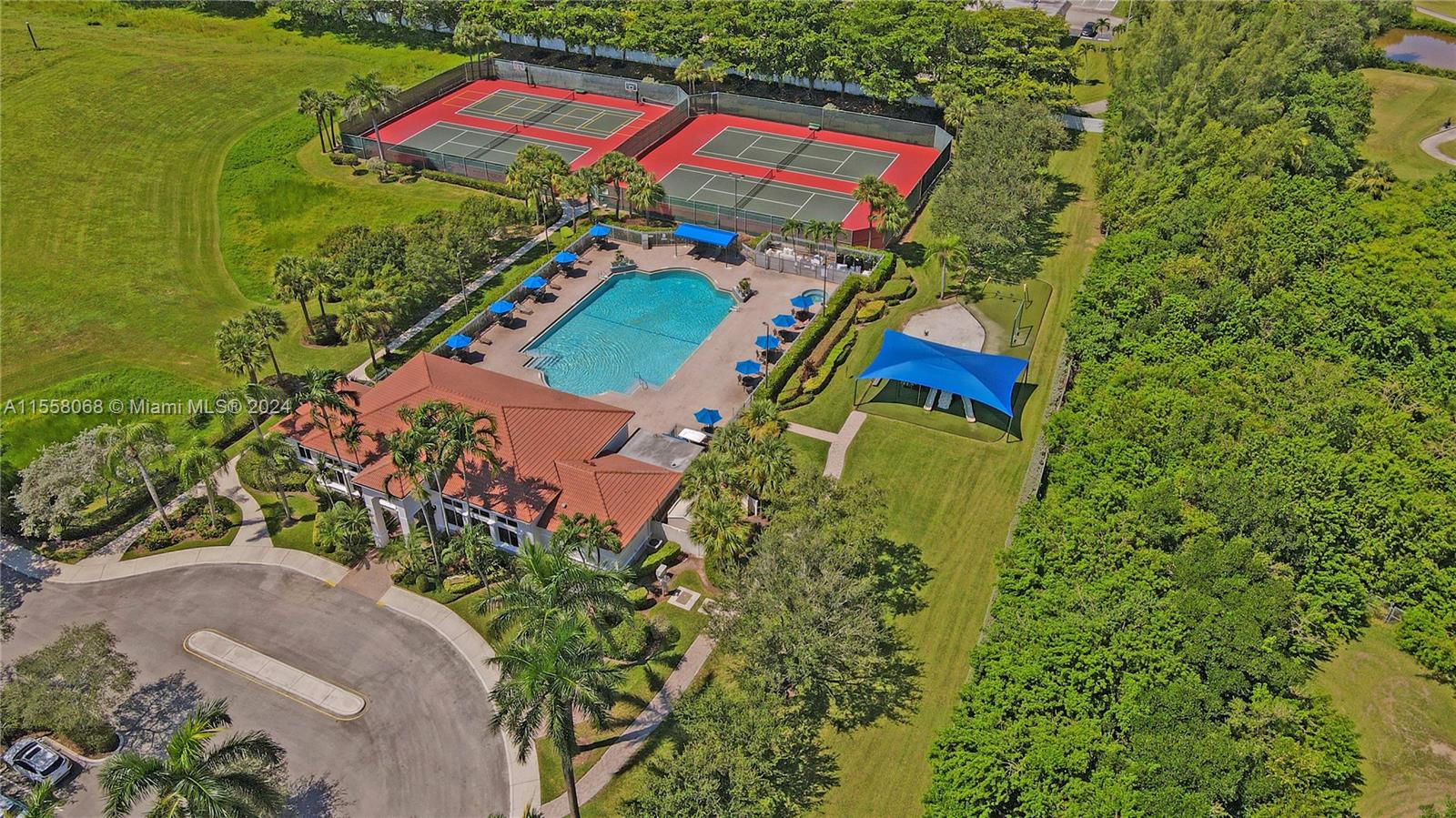 Clubhouse, Pool, Tennis