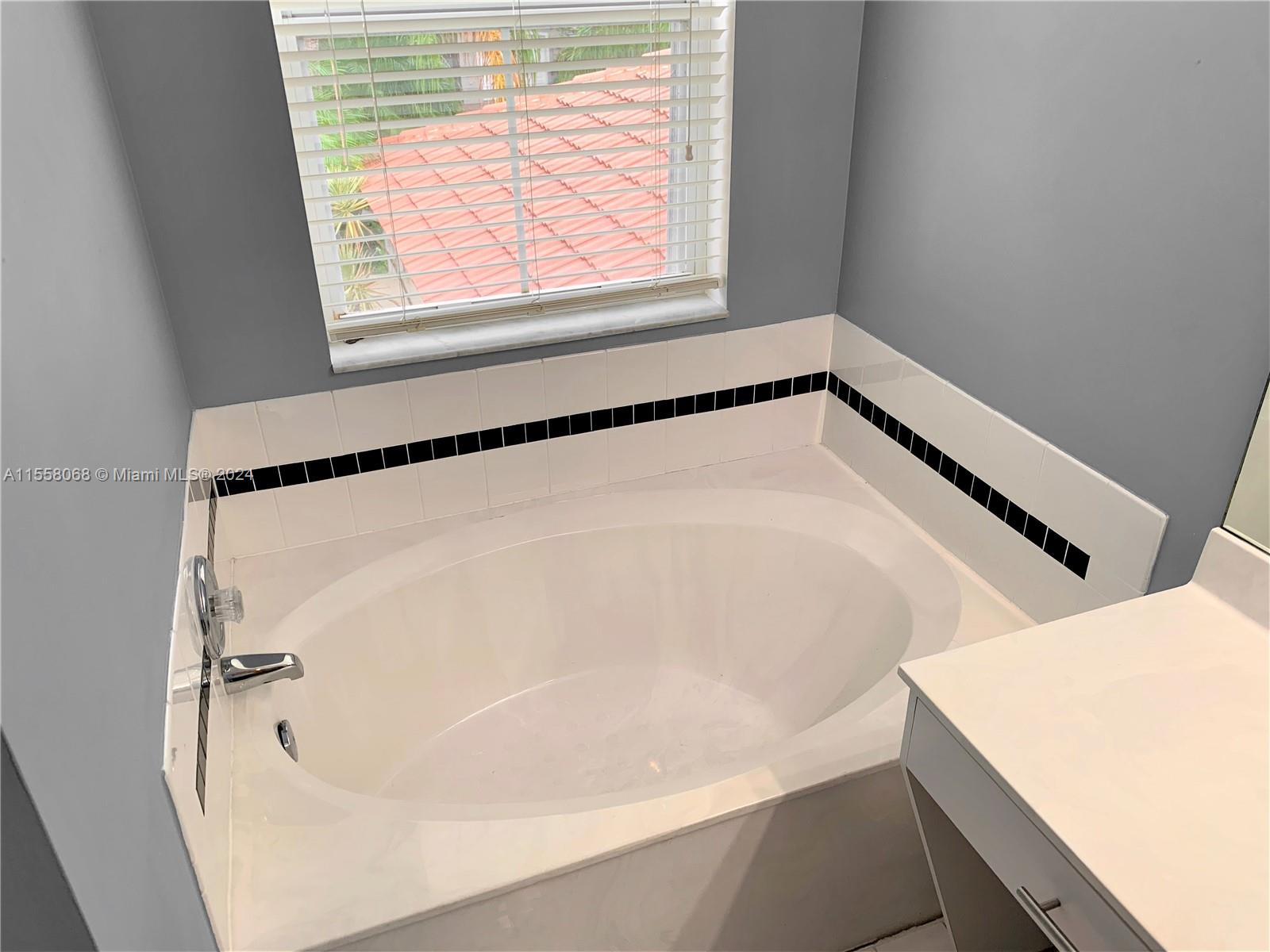 1130 Buttonwood Ln -, Hollywood, Florida 33019, 3 Bedrooms Bedrooms, ,3 BathroomsBathrooms,Residentiallease,For Rent,1130 Buttonwood Ln -,A11558068