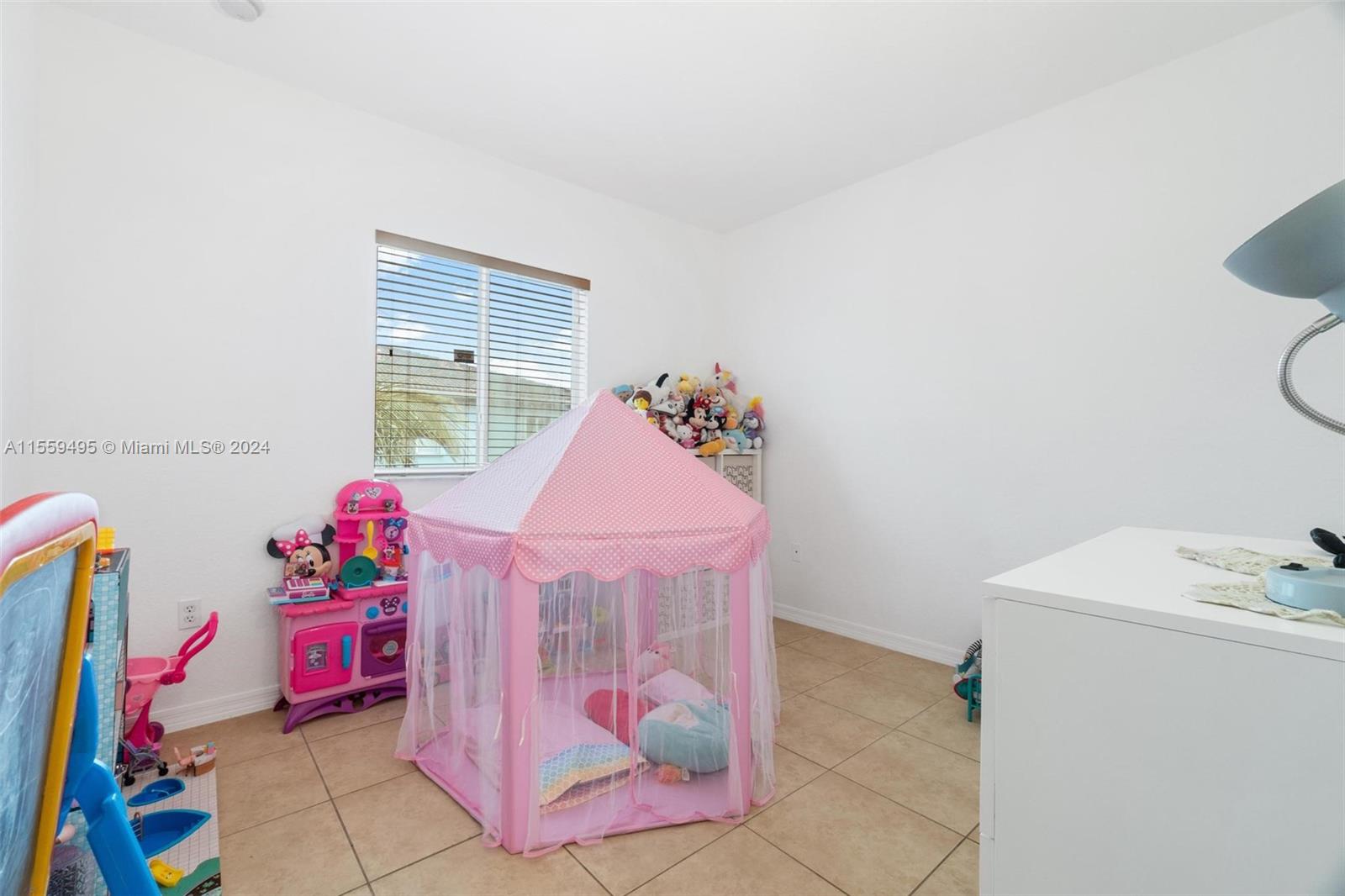 14739 SW 23rd St, Miami, Florida 33185, 4 Bedrooms Bedrooms, ,2 BathroomsBathrooms,Residential,For Sale,14739 SW 23rd St,A11559495