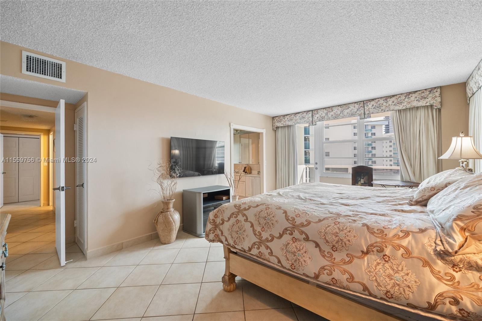 3725 S Ocean Dr 1124, Hollywood, Florida 33019, 2 Bedrooms Bedrooms, ,2 BathroomsBathrooms,Residentiallease,For Rent,3725 S Ocean Dr 1124,A11559756