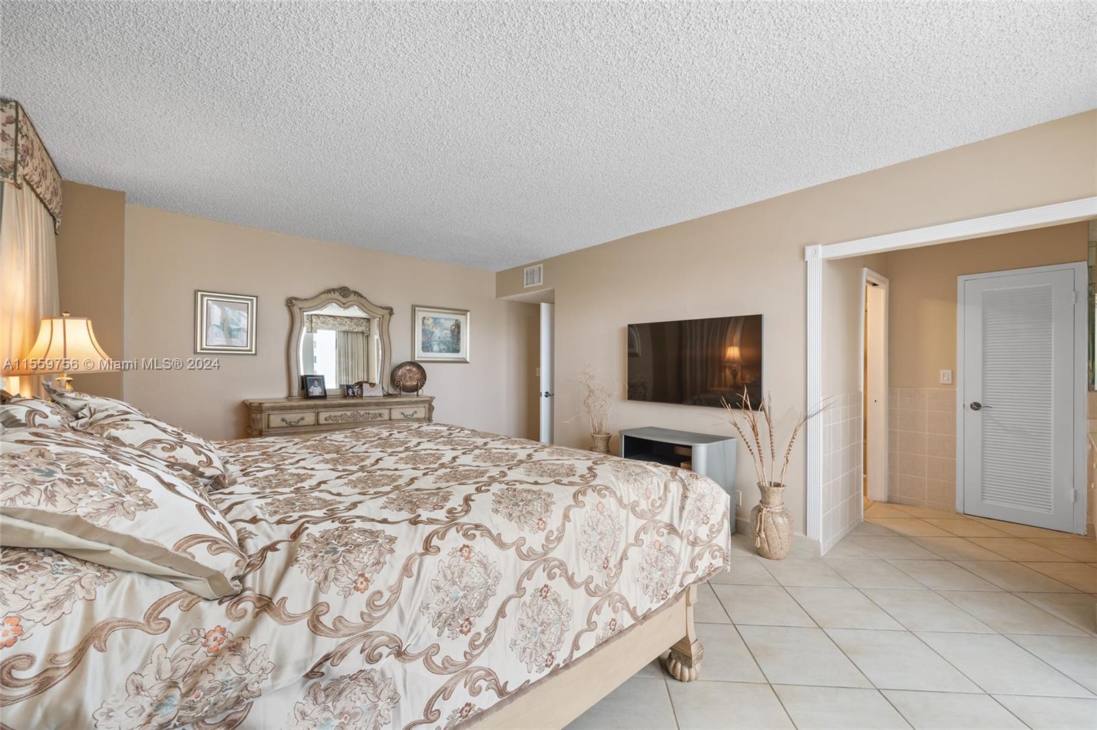 3725 S Ocean Dr 1124, Hollywood, Florida 33019, 2 Bedrooms Bedrooms, ,2 BathroomsBathrooms,Residentiallease,For Rent,3725 S Ocean Dr 1124,A11559756