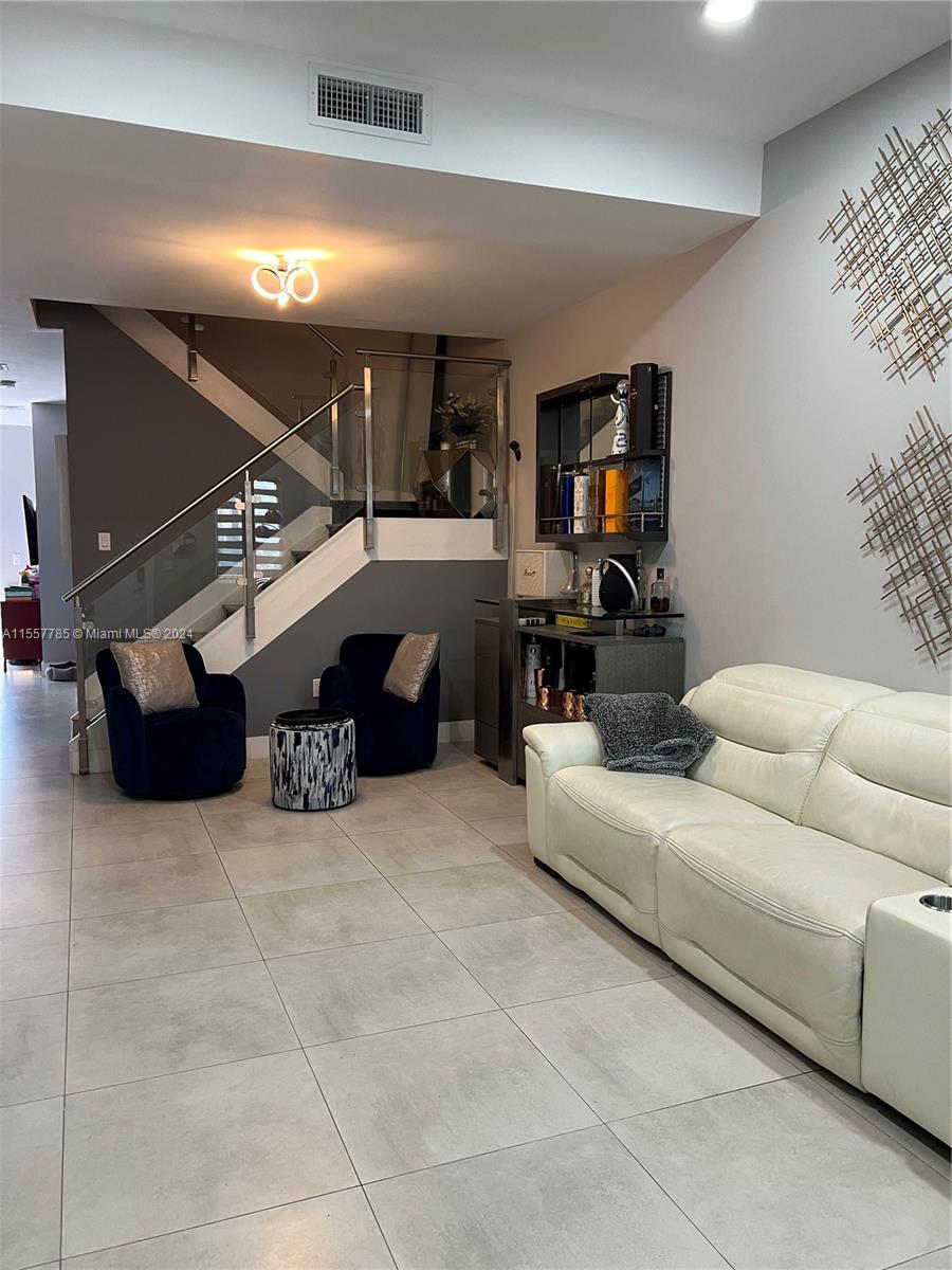 7184 NW 103rd Path 7184, Doral, Florida 33178, 4 Bedrooms Bedrooms, ,3 BathroomsBathrooms,Residentiallease,For Rent,7184 NW 103rd Path 7184,A11557785