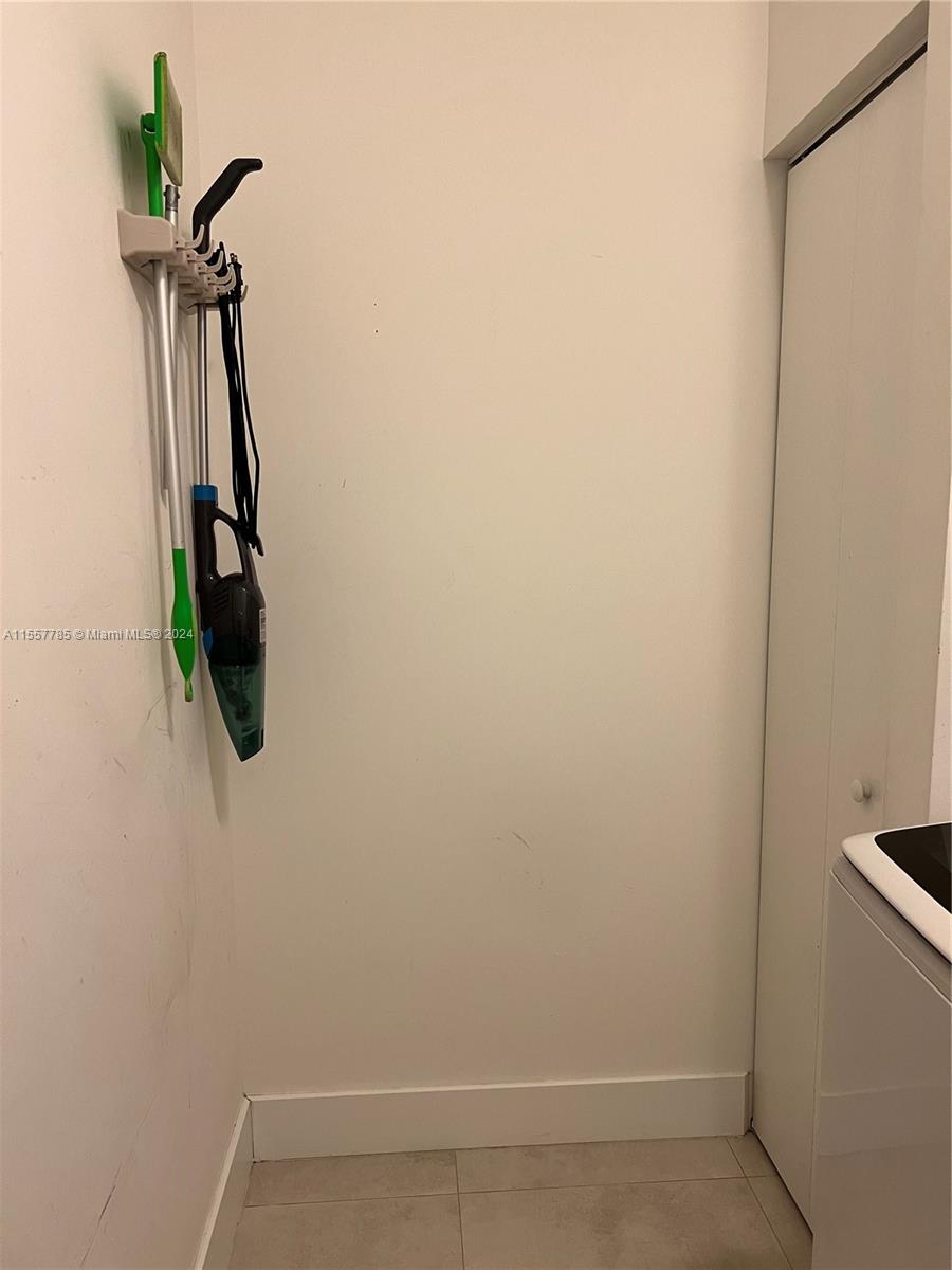 7184 NW 103rd Path 7184, Doral, Florida 33178, 4 Bedrooms Bedrooms, ,3 BathroomsBathrooms,Residentiallease,For Rent,7184 NW 103rd Path 7184,A11557785