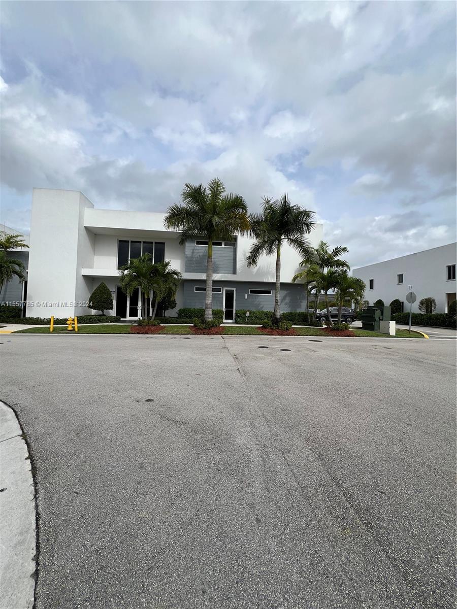 7184 NW 103rd Path 7184, Doral, Florida 33178, 4 Bedrooms Bedrooms, ,3 BathroomsBathrooms,Residentiallease,For Rent,7184 NW 103rd Path 7184,A11557785