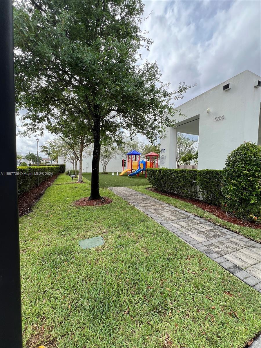 7184 NW 103rd Path 7184, Doral, Florida 33178, 4 Bedrooms Bedrooms, ,3 BathroomsBathrooms,Residentiallease,For Rent,7184 NW 103rd Path 7184,A11557785