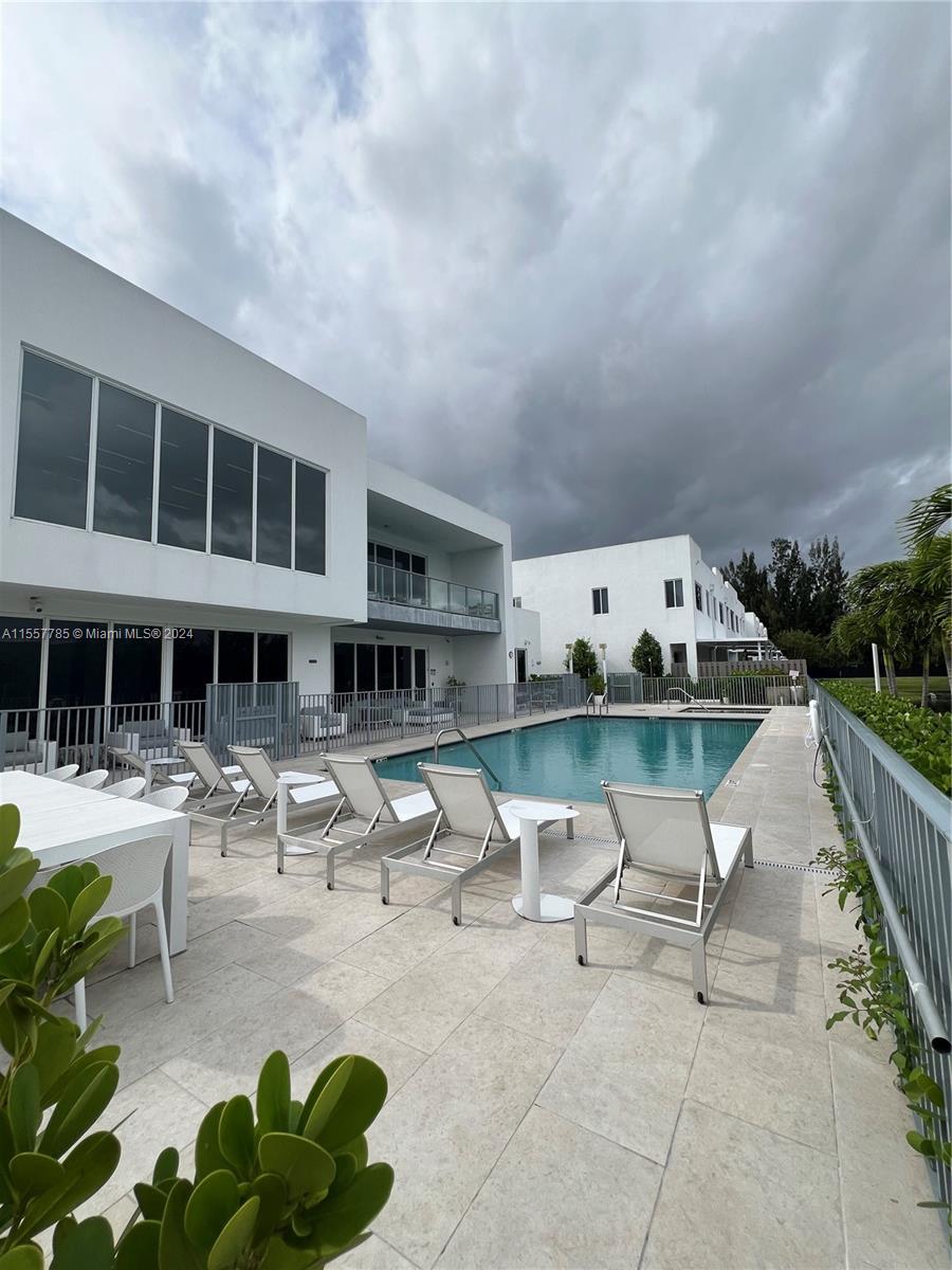 7184 NW 103rd Path 7184, Doral, Florida 33178, 4 Bedrooms Bedrooms, ,3 BathroomsBathrooms,Residentiallease,For Rent,7184 NW 103rd Path 7184,A11557785