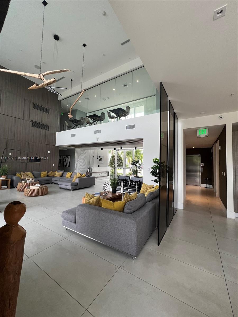 7184 NW 103rd Path 7184, Doral, Florida 33178, 4 Bedrooms Bedrooms, ,3 BathroomsBathrooms,Residentiallease,For Rent,7184 NW 103rd Path 7184,A11557785