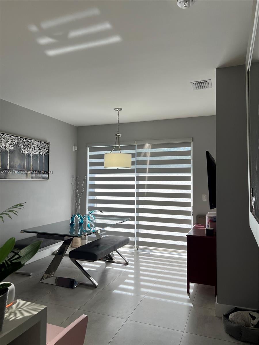 7184 NW 103rd Path 7184, Doral, Florida 33178, 4 Bedrooms Bedrooms, ,3 BathroomsBathrooms,Residentiallease,For Rent,7184 NW 103rd Path 7184,A11557785