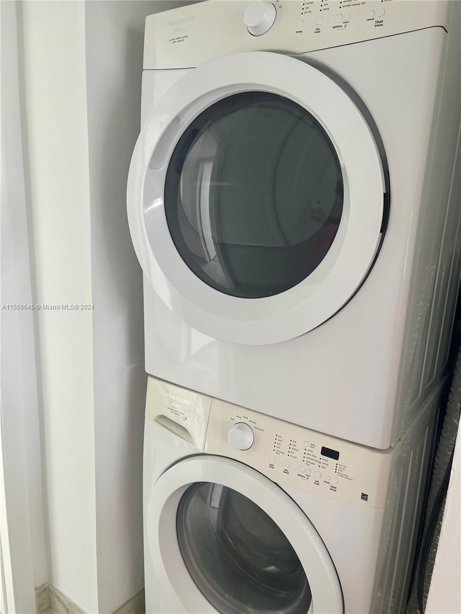 468 Golden Isles Dr 402, Hallandale Beach, Florida 33009, 3 Bedrooms Bedrooms, ,2 BathroomsBathrooms,Residentiallease,For Rent,468 Golden Isles Dr 402,A11559645