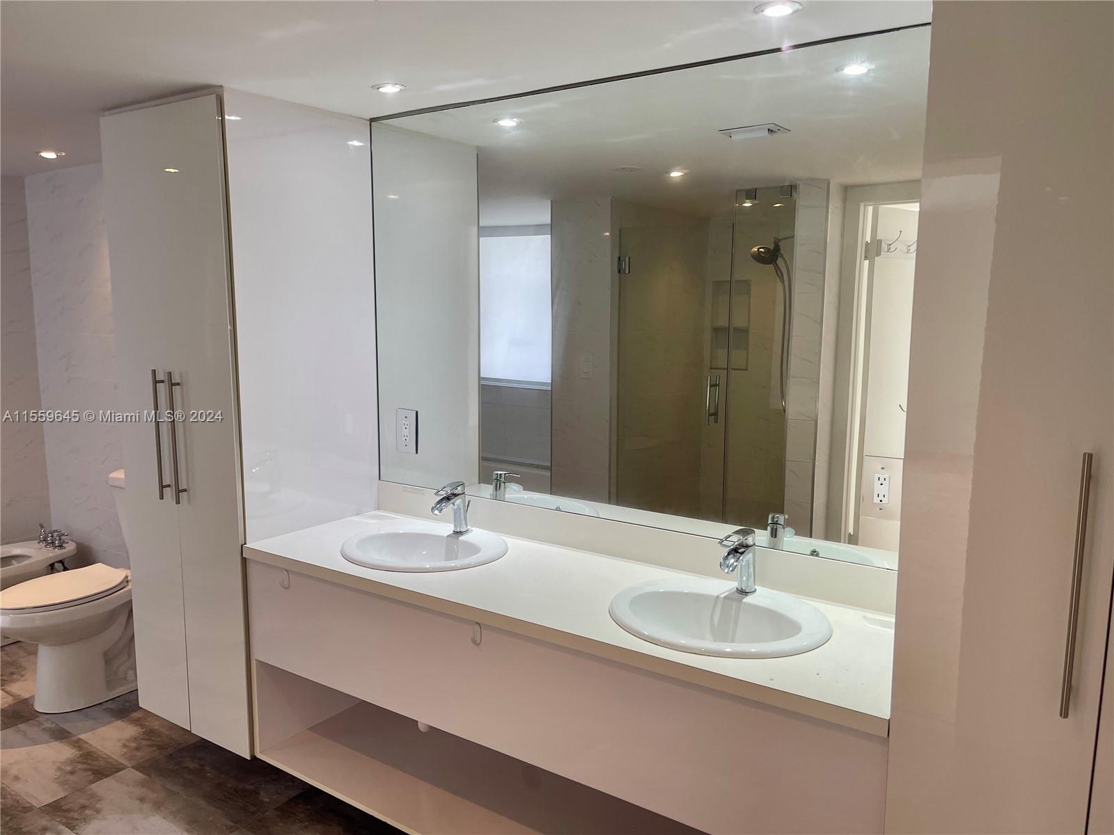 468 Golden Isles Dr 402, Hallandale Beach, Florida 33009, 3 Bedrooms Bedrooms, ,2 BathroomsBathrooms,Residentiallease,For Rent,468 Golden Isles Dr 402,A11559645