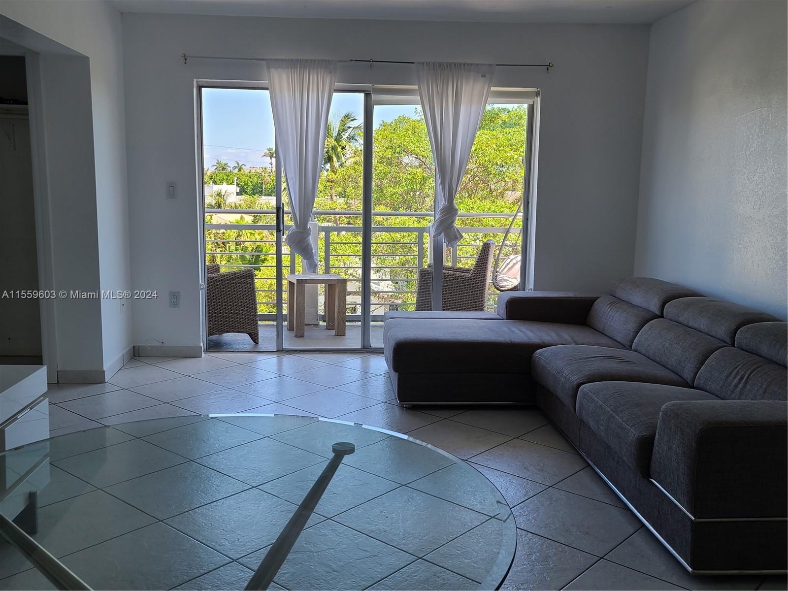 716 Michigan Ave 501, Miami Beach, Florida 33139, 1 Bedroom Bedrooms, ,1 BathroomBathrooms,Residentiallease,For Rent,716 Michigan Ave 501,A11559603