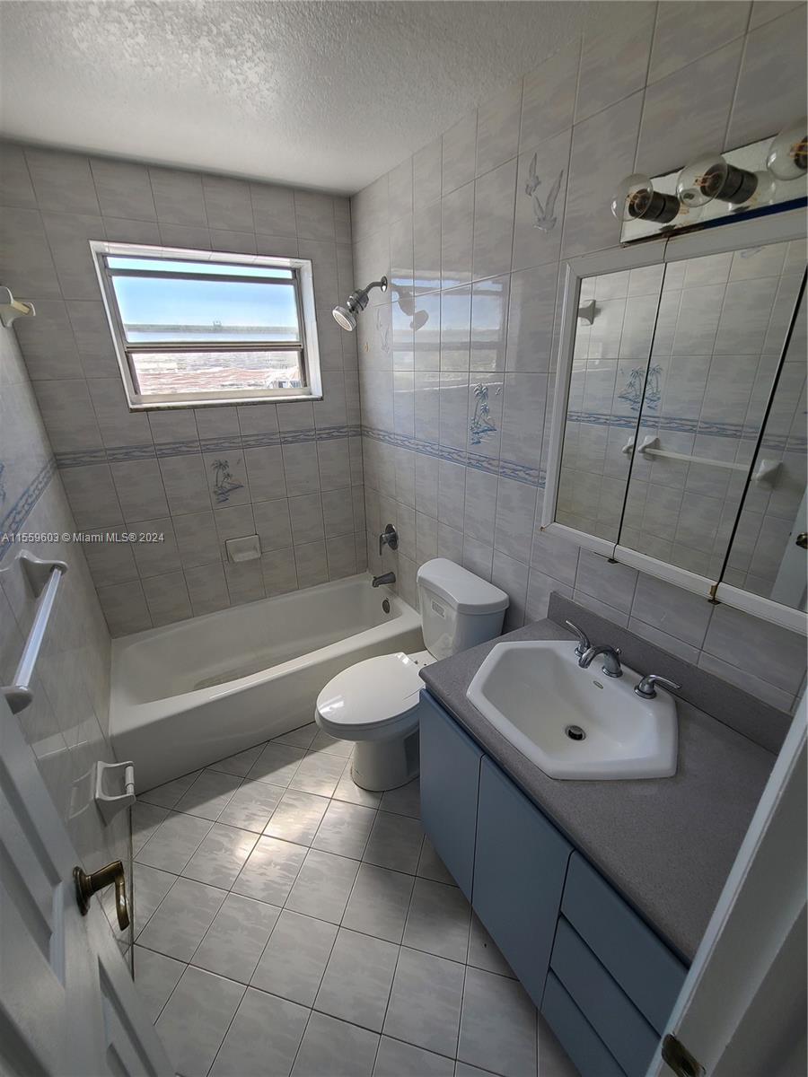 716 Michigan Ave 501, Miami Beach, Florida 33139, 1 Bedroom Bedrooms, ,1 BathroomBathrooms,Residentiallease,For Rent,716 Michigan Ave 501,A11559603