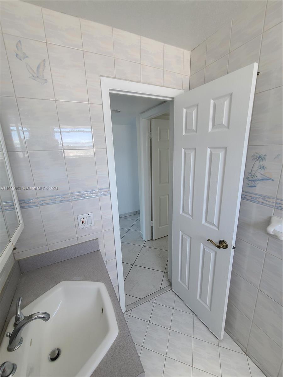 716 Michigan Ave 501, Miami Beach, Florida 33139, 1 Bedroom Bedrooms, ,1 BathroomBathrooms,Residentiallease,For Rent,716 Michigan Ave 501,A11559603