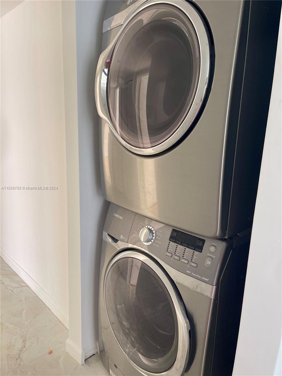 468 Golden Isles 302, Hallandale Beach, Florida 33009, 3 Bedrooms Bedrooms, ,2 BathroomsBathrooms,Residentiallease,For Rent,468 Golden Isles 302,A11559793