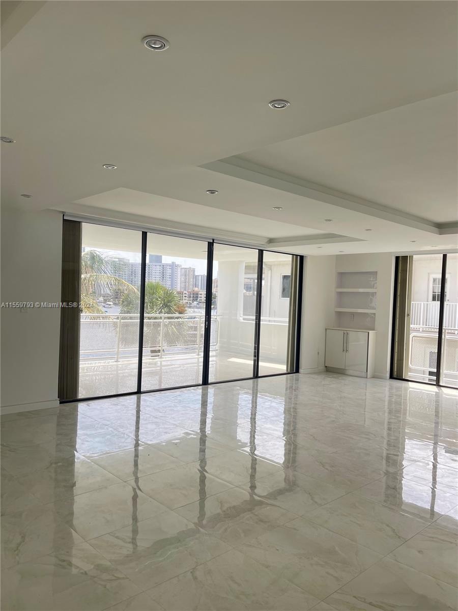 468 Golden Isles 302, Hallandale Beach, Florida 33009, 3 Bedrooms Bedrooms, ,2 BathroomsBathrooms,Residentiallease,For Rent,468 Golden Isles 302,A11559793