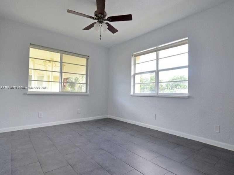 350 S Shore Dr 6, Miami Beach, Florida 33141, 2 Bedrooms Bedrooms, ,2 BathroomsBathrooms,Residentiallease,For Rent,350 S Shore Dr 6,A11559511