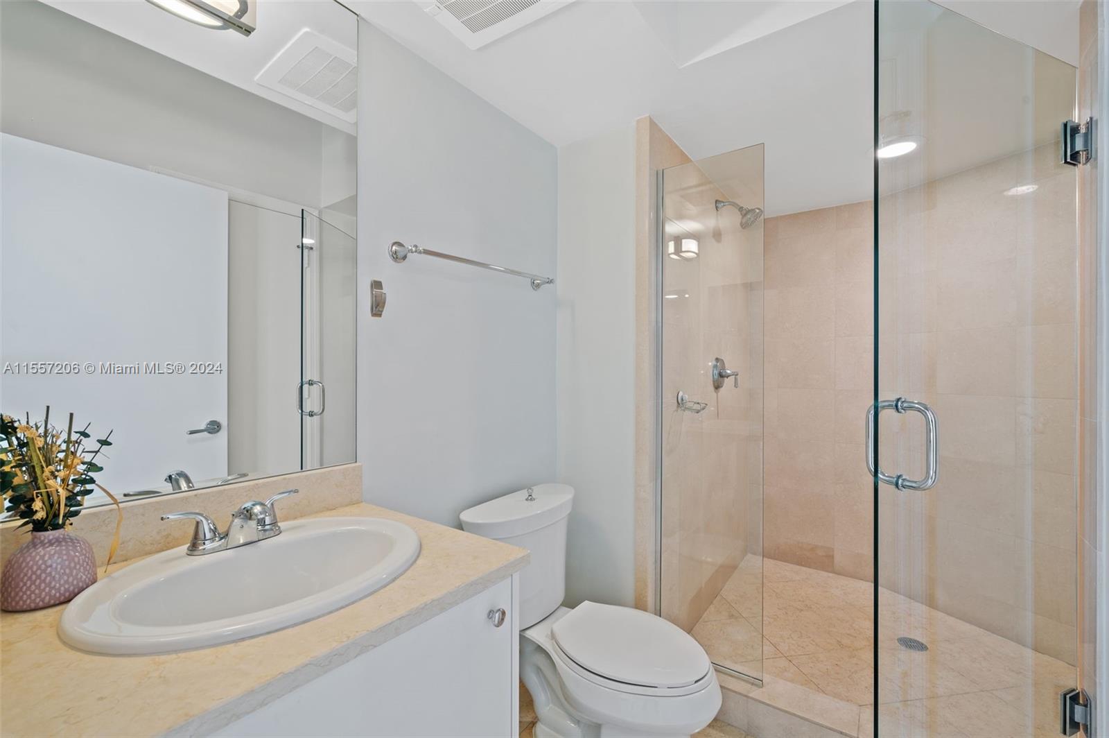 20000 E Country Club Dr 706, Aventura, Florida 33180, 3 Bedrooms Bedrooms, ,3 BathroomsBathrooms,Residential,For Sale,20000 E Country Club Dr 706,A11557206