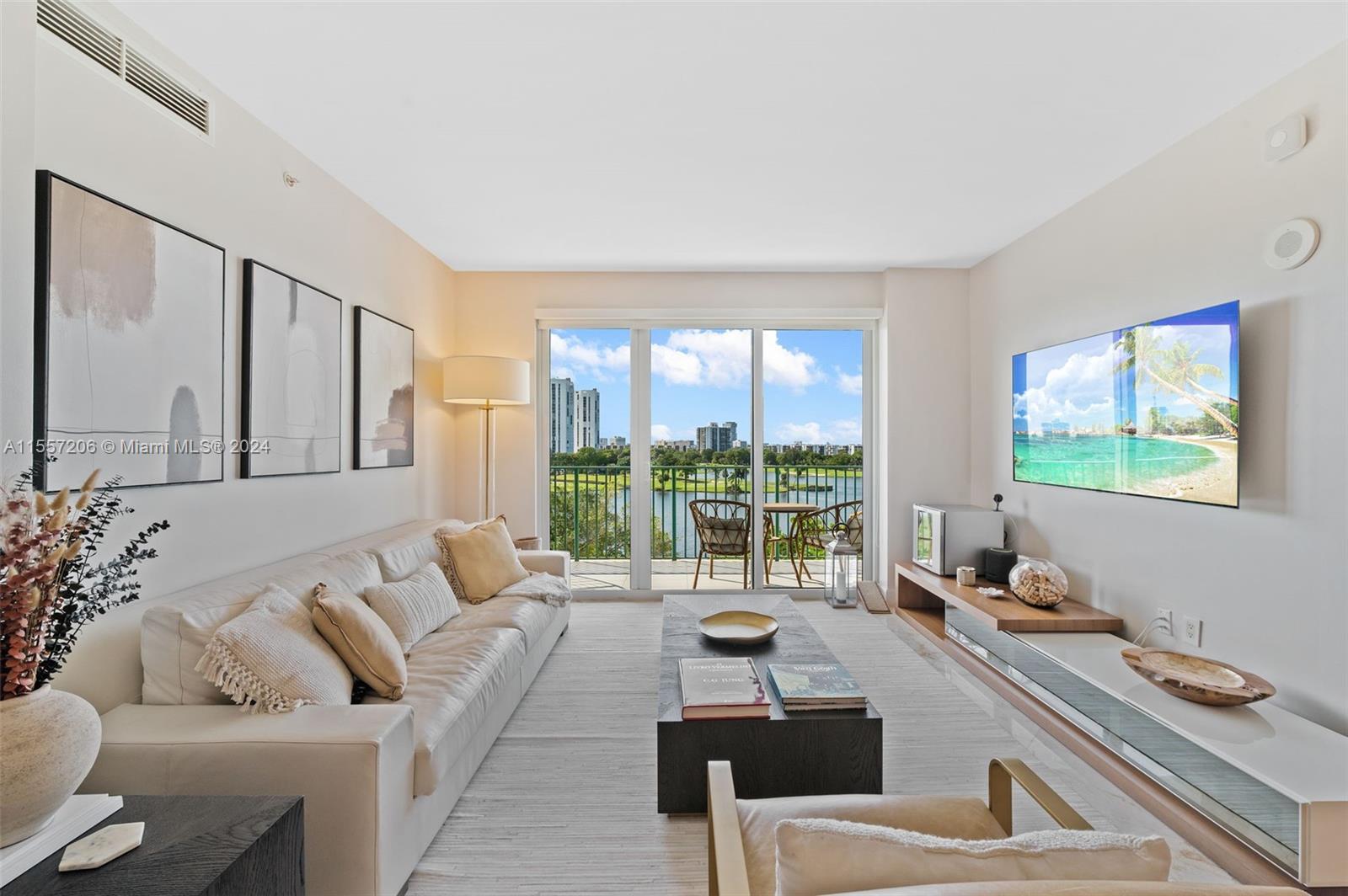 20000 E Country Club Dr 706, Aventura, Florida 33180, 3 Bedrooms Bedrooms, ,3 BathroomsBathrooms,Residential,For Sale,20000 E Country Club Dr 706,A11557206