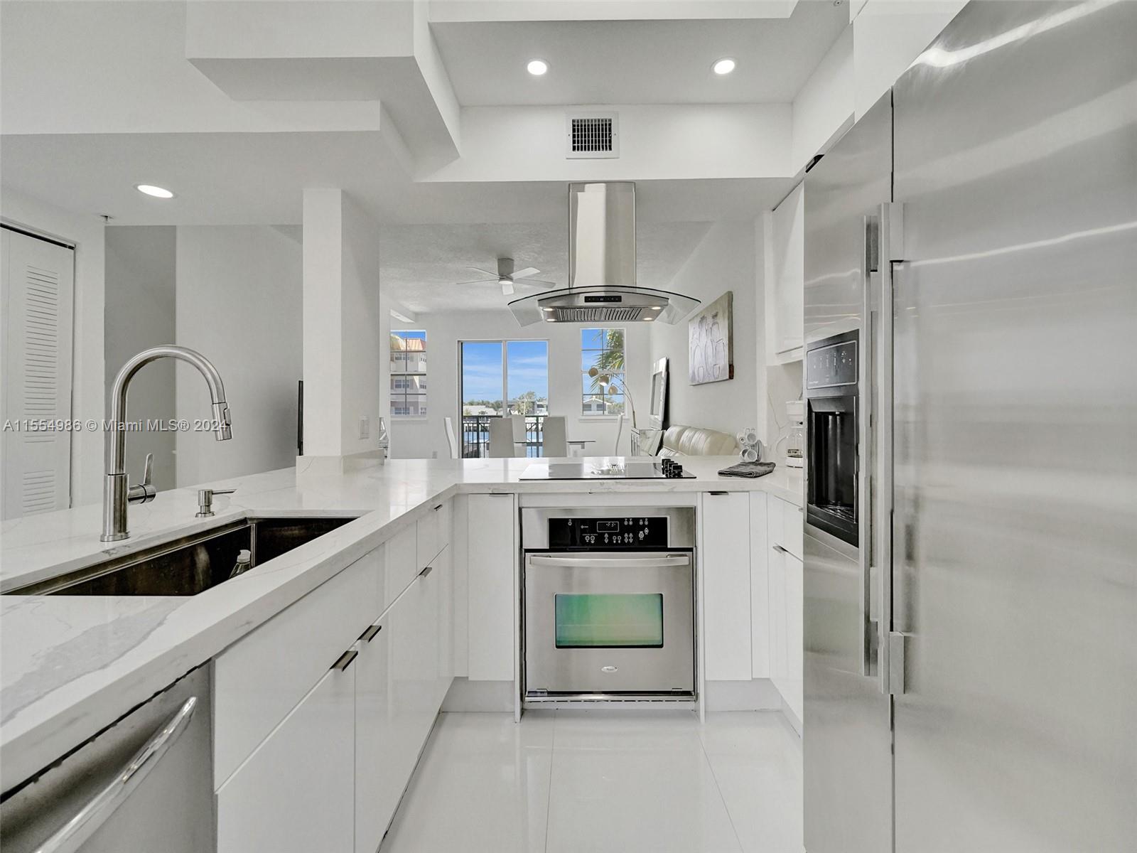 2071 S Ocean Dr TH20, Hallandale Beach, Florida 33009, 3 Bedrooms Bedrooms, ,2 BathroomsBathrooms,Residential,For Sale,2071 S Ocean Dr TH20,A11554986