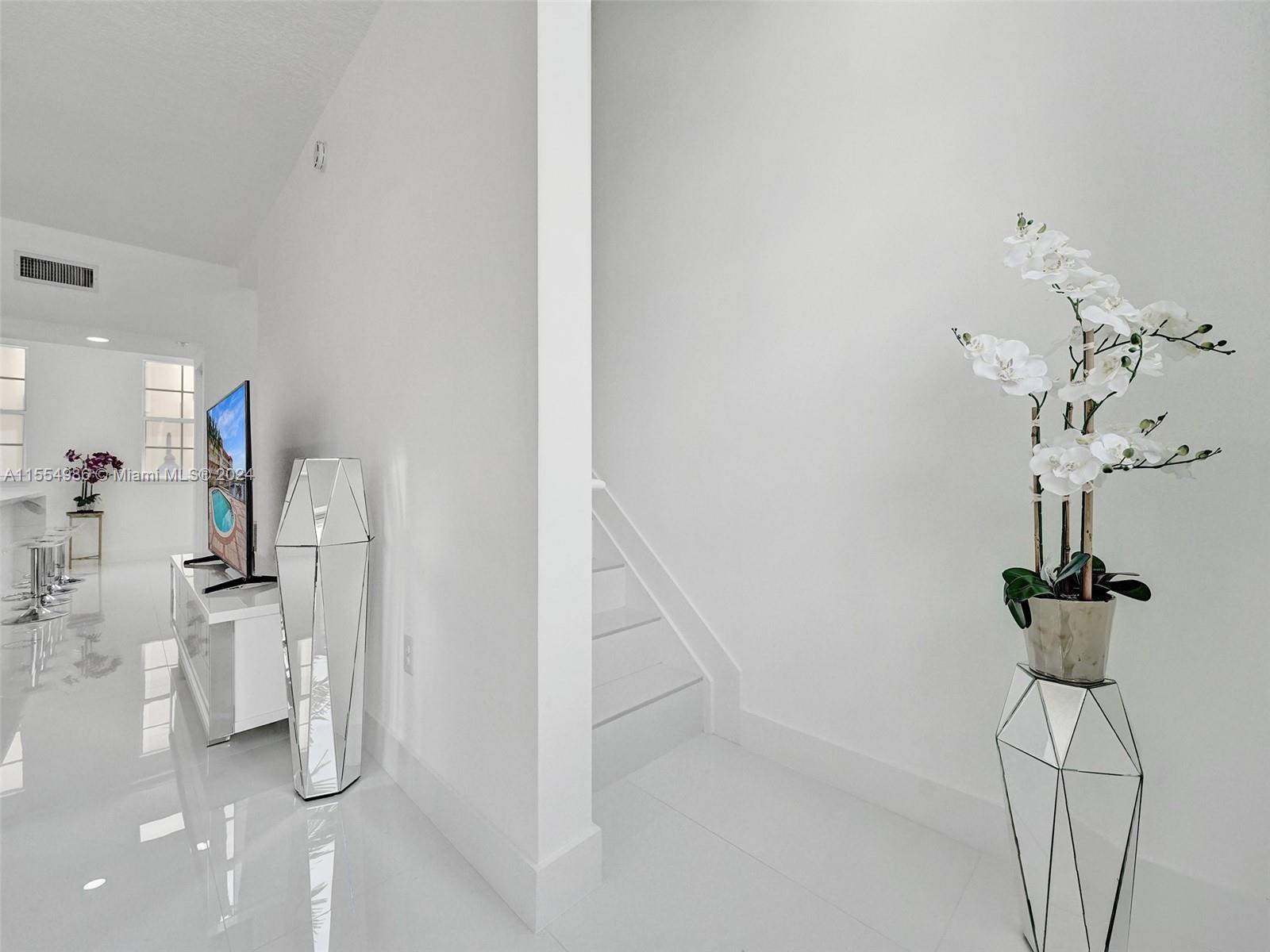 2071 S Ocean Dr TH20, Hallandale Beach, Florida 33009, 3 Bedrooms Bedrooms, ,2 BathroomsBathrooms,Residential,For Sale,2071 S Ocean Dr TH20,A11554986