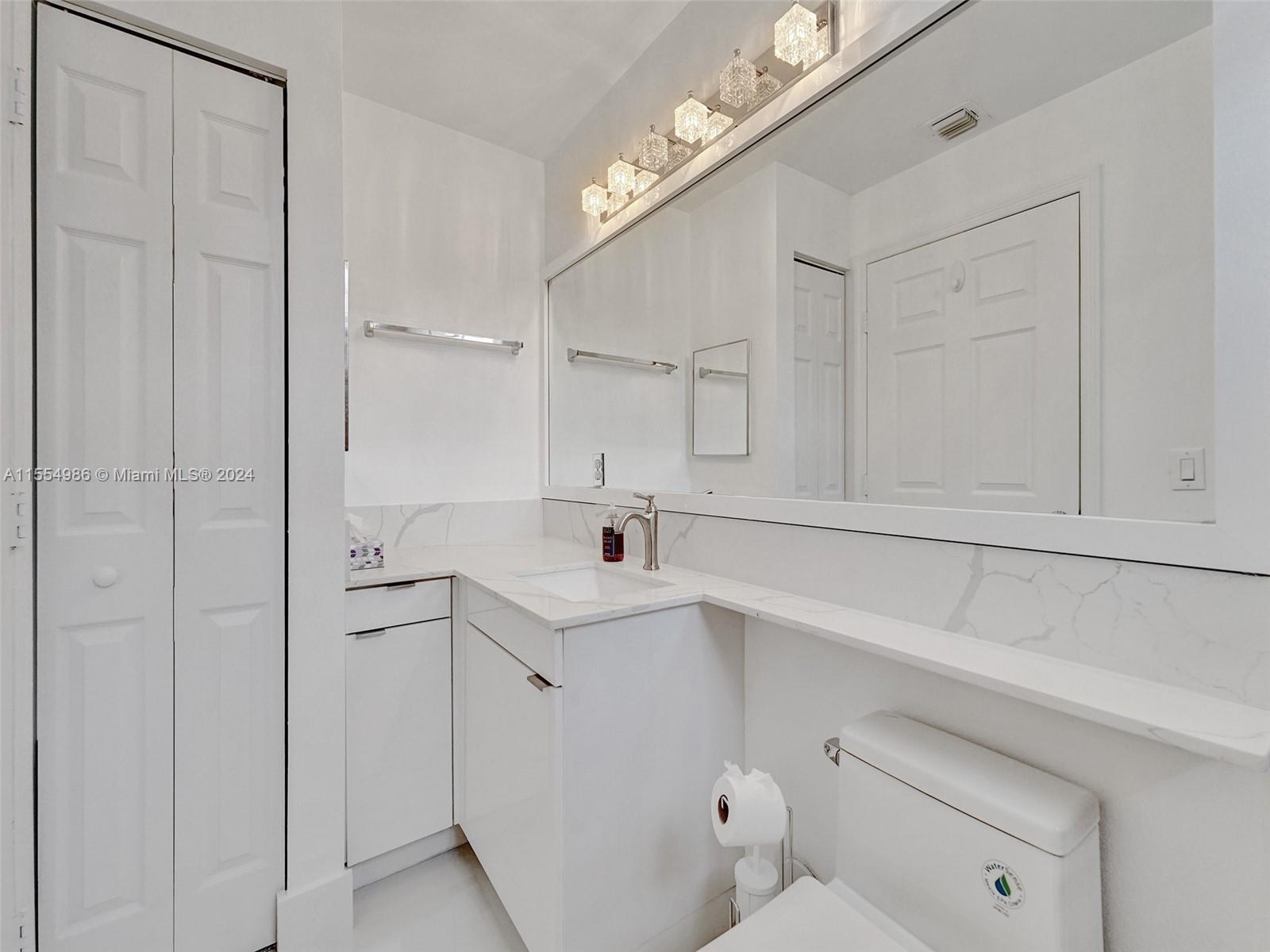 2071 S Ocean Dr TH20, Hallandale Beach, Florida 33009, 3 Bedrooms Bedrooms, ,2 BathroomsBathrooms,Residential,For Sale,2071 S Ocean Dr TH20,A11554986