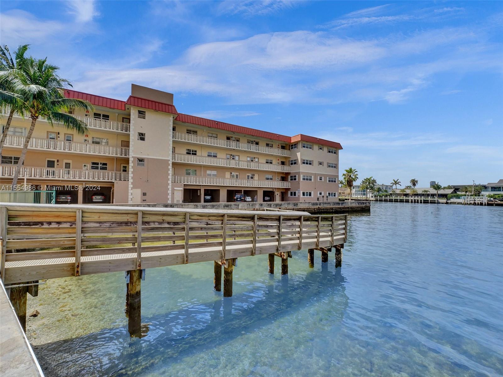 2071 S Ocean Dr TH20, Hallandale Beach, Florida 33009, 3 Bedrooms Bedrooms, ,2 BathroomsBathrooms,Residential,For Sale,2071 S Ocean Dr TH20,A11554986