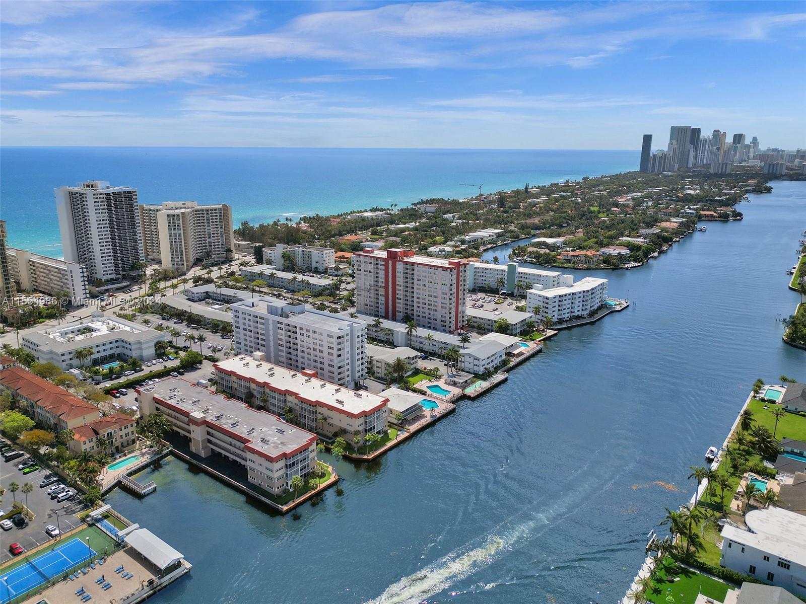 2071 S Ocean Dr TH20, Hallandale Beach, Florida 33009, 3 Bedrooms Bedrooms, ,2 BathroomsBathrooms,Residential,For Sale,2071 S Ocean Dr TH20,A11554986