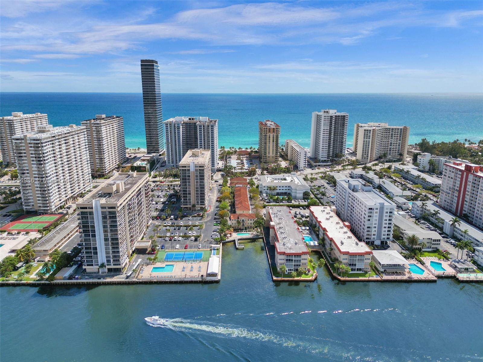 2071 S Ocean Dr TH20, Hallandale Beach, Florida 33009, 3 Bedrooms Bedrooms, ,2 BathroomsBathrooms,Residential,For Sale,2071 S Ocean Dr TH20,A11554986