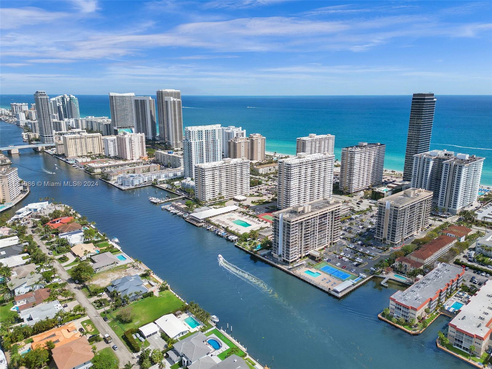 2071 S Ocean Dr TH20, Hallandale Beach, Florida 33009, 3 Bedrooms Bedrooms, ,2 BathroomsBathrooms,Residential,For Sale,2071 S Ocean Dr TH20,A11554986