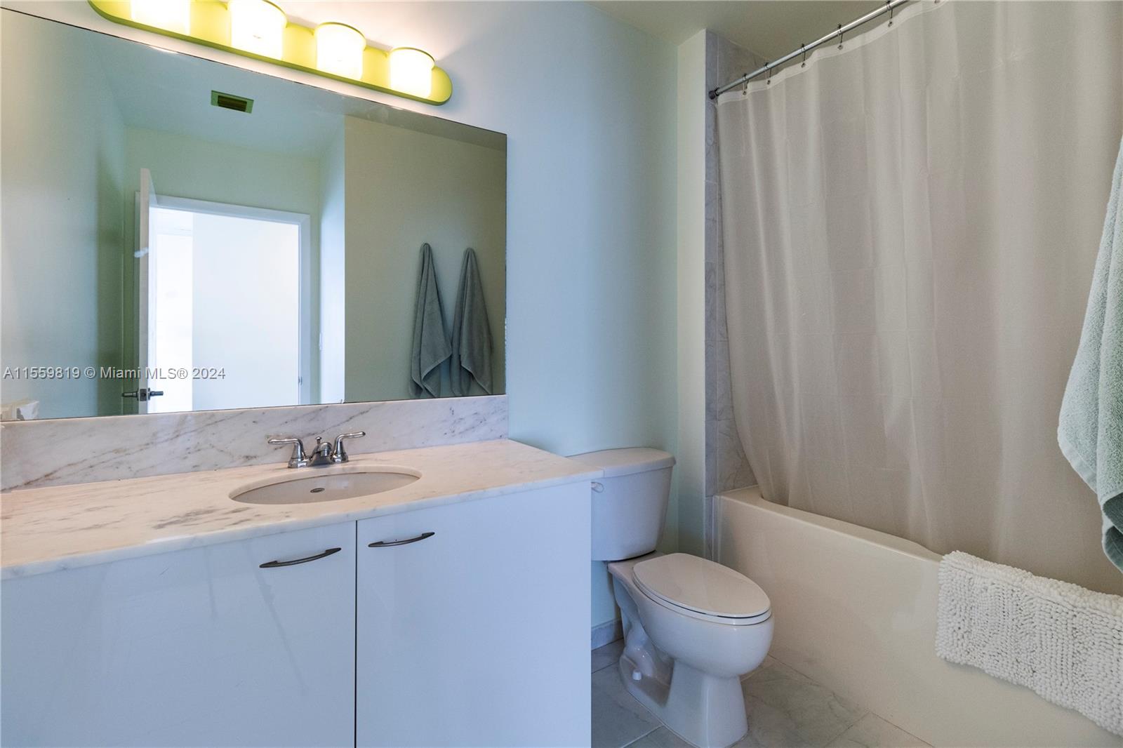 133 NE 2nd Ave 1819, Miami, Florida 33132, 2 Bedrooms Bedrooms, ,2 BathroomsBathrooms,Residential,For Sale,133 NE 2nd Ave 1819,A11559819