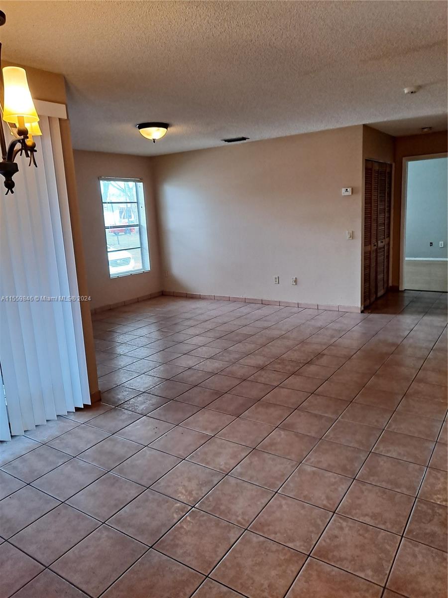 Miami, Florida 33185, 2 Bedrooms Bedrooms, ,2 BathroomsBathrooms,Residentiallease,For Rent,A11559846