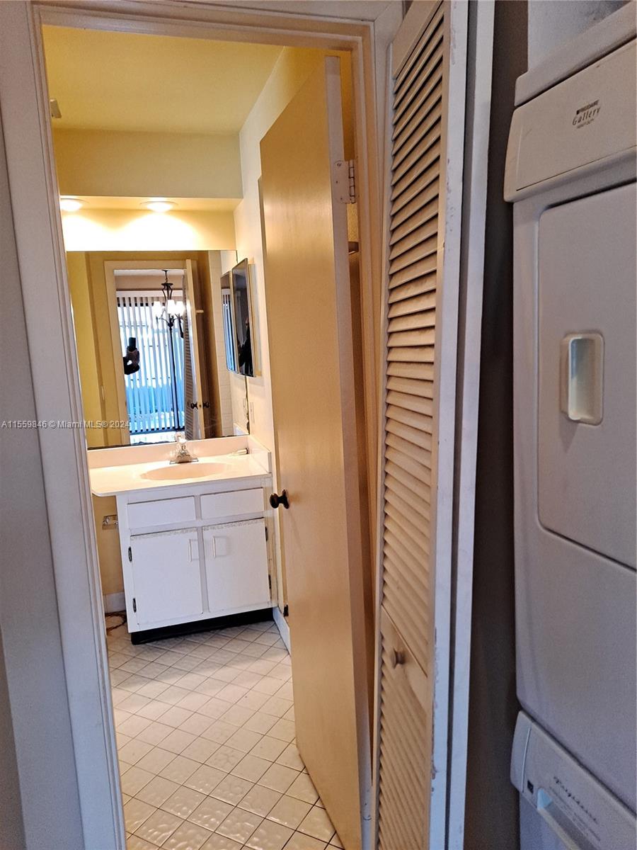 Miami, Florida 33185, 2 Bedrooms Bedrooms, ,2 BathroomsBathrooms,Residentiallease,For Rent,A11559846