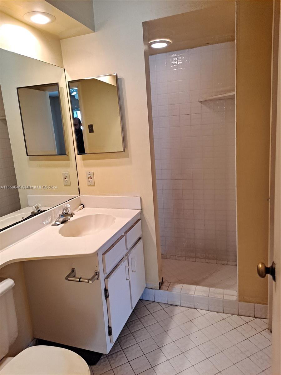 Miami, Florida 33185, 2 Bedrooms Bedrooms, ,2 BathroomsBathrooms,Residentiallease,For Rent,A11559846